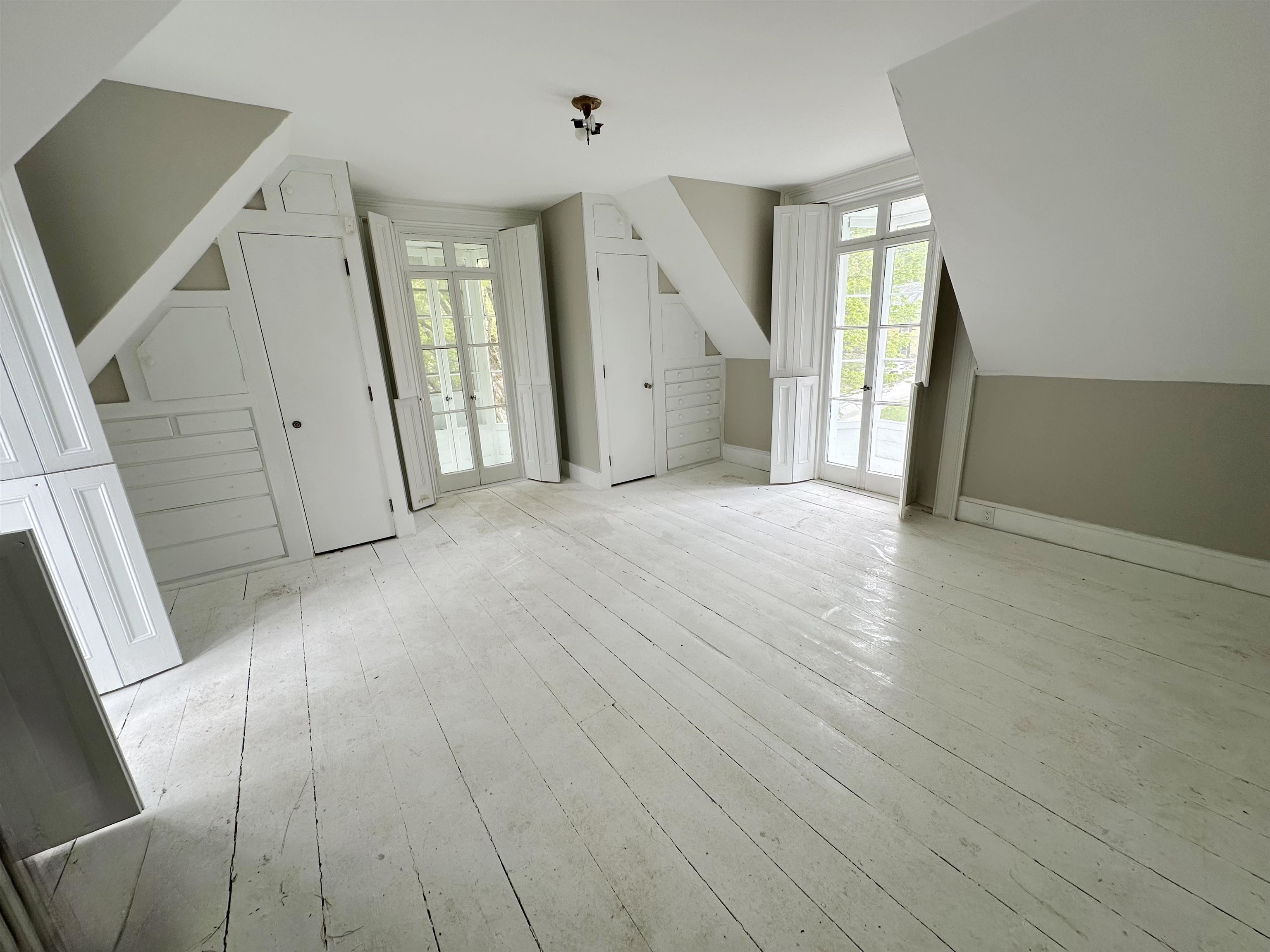 2 Pine Street Property Photo 23