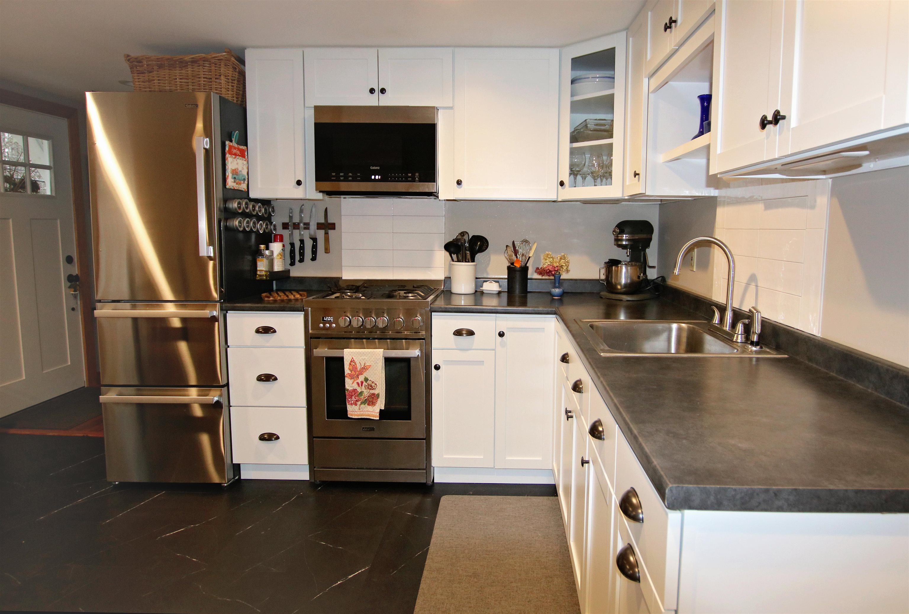 2949 Waterbury Road Property Photo 8