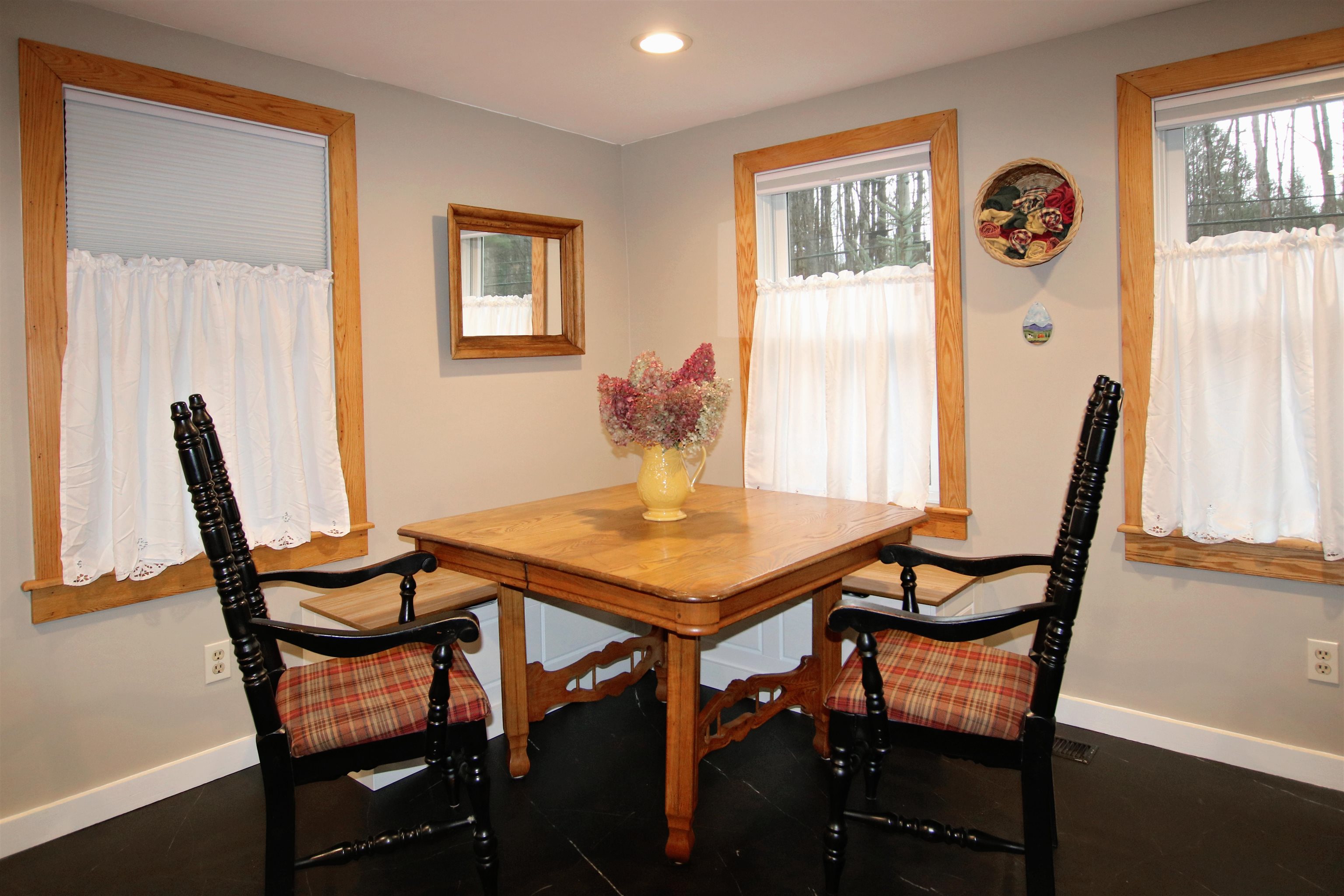 2949 Waterbury Road Property Photo 11