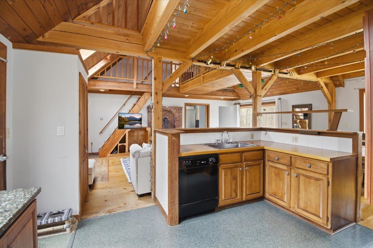 1871 West Hill Road Property Photo 11