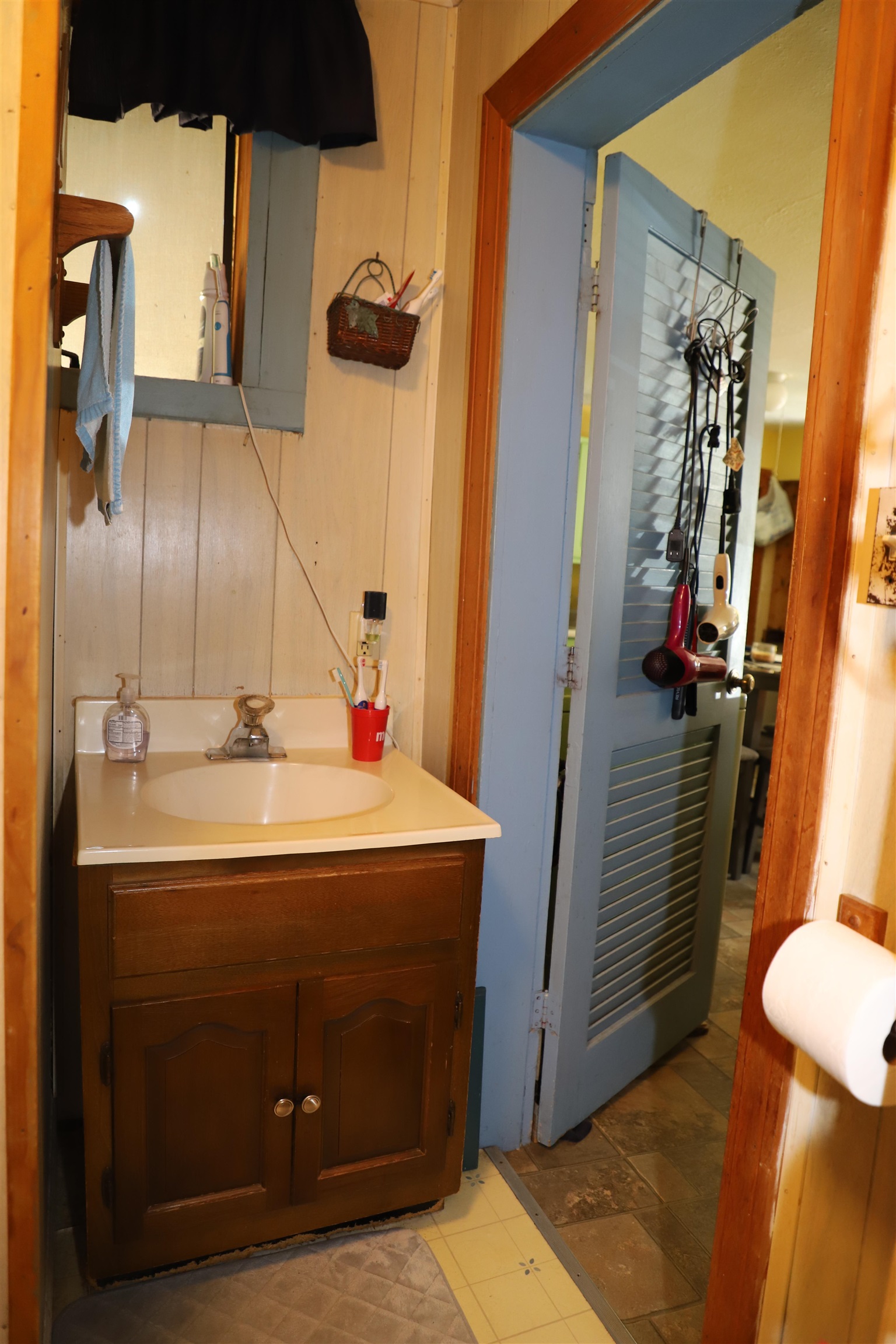110 Valley Street Property Photo 7