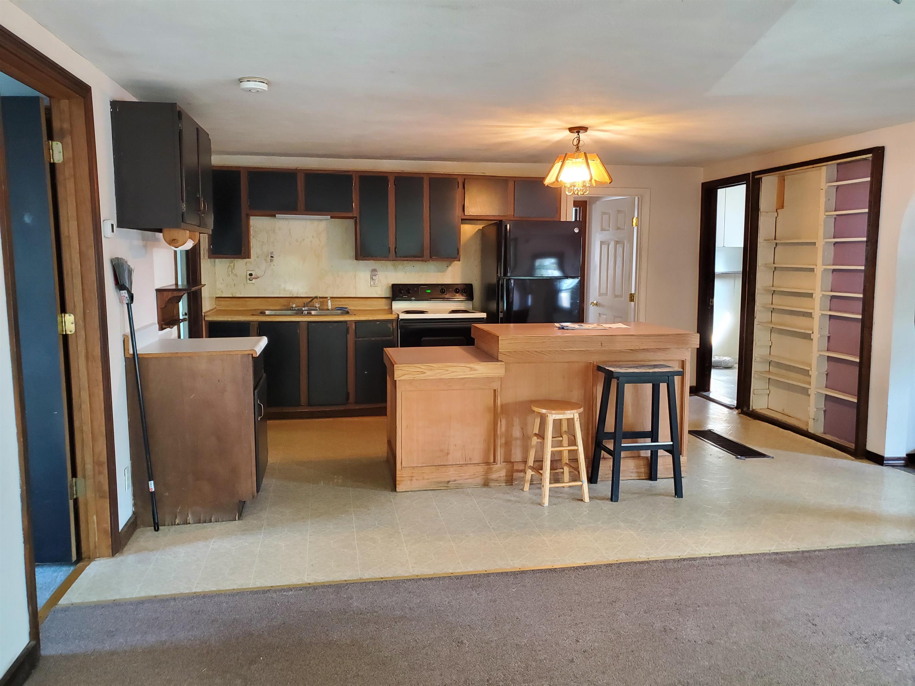 10 Ash Street Property Photo 4