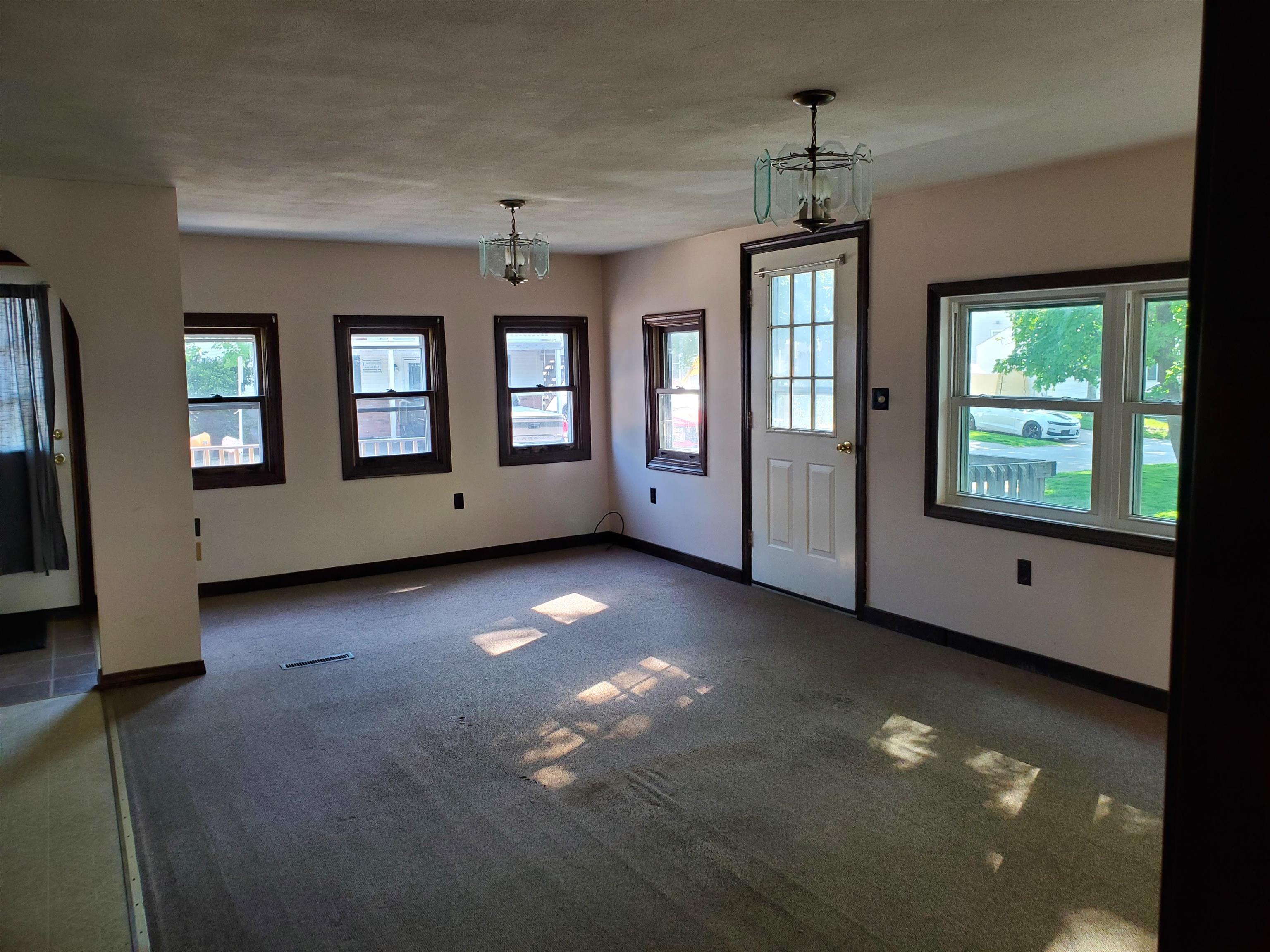 10 Ash Street Property Photo 6