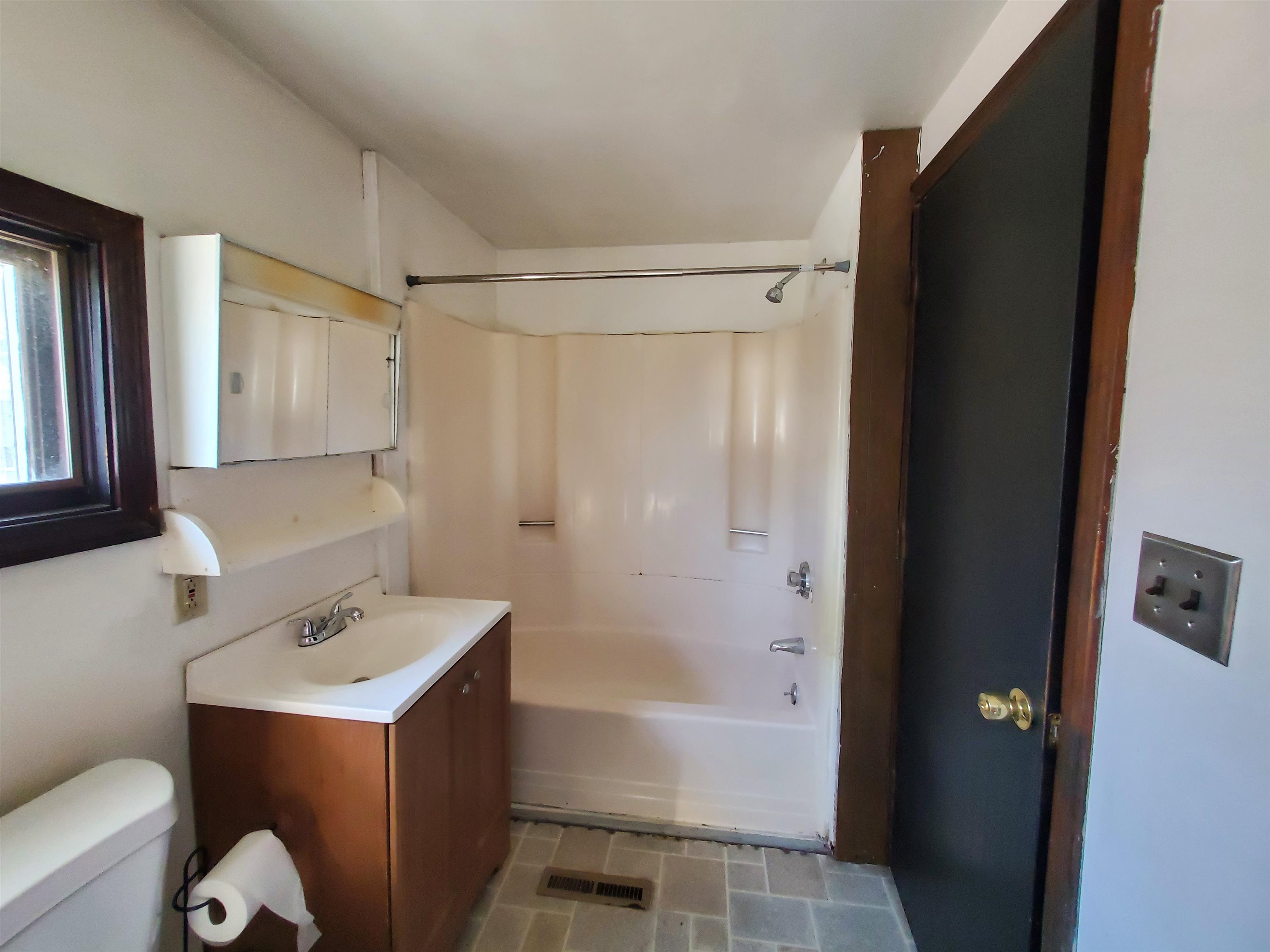 10 Ash Street Property Photo 14