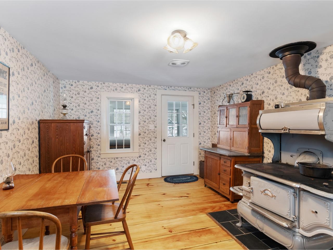 405 Brookside Road Property Photo 12