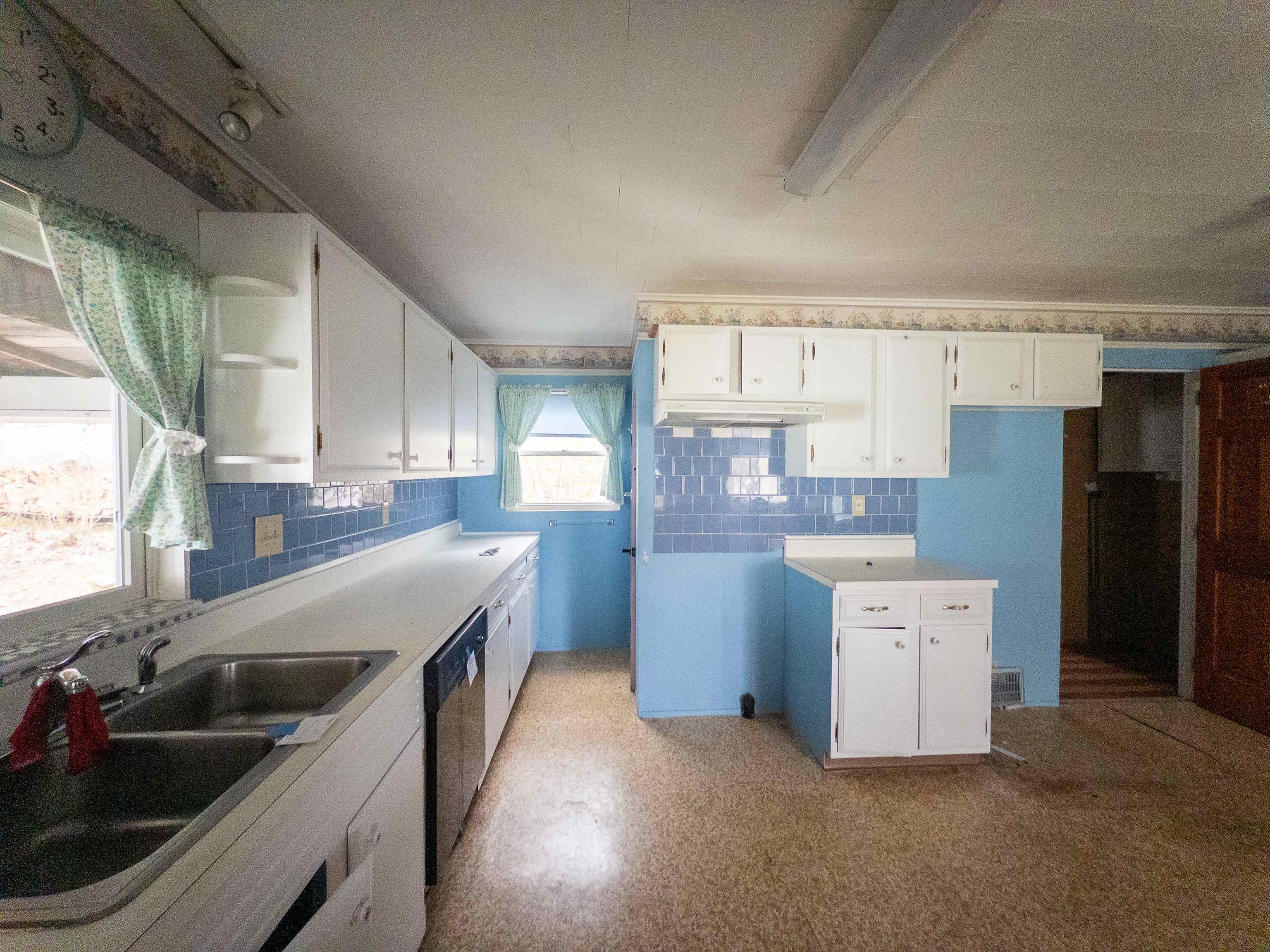131 Grove Street Property Photo 3