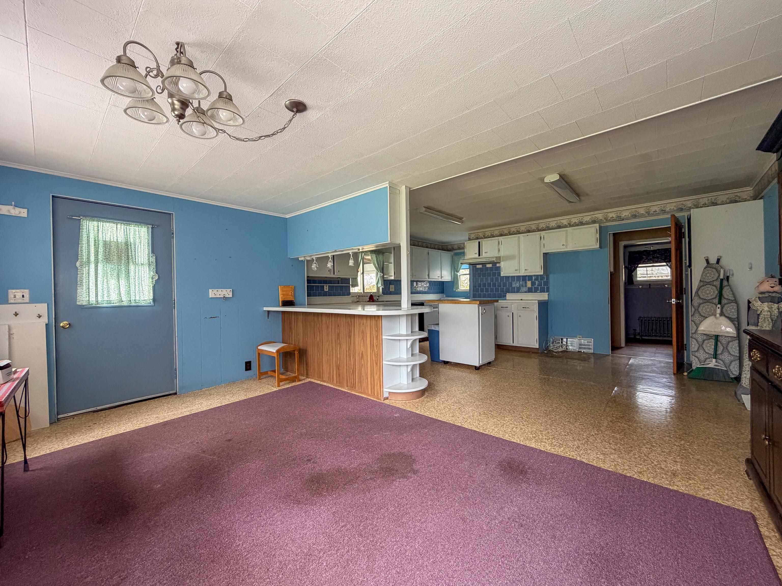 131 Grove Street Property Photo 4