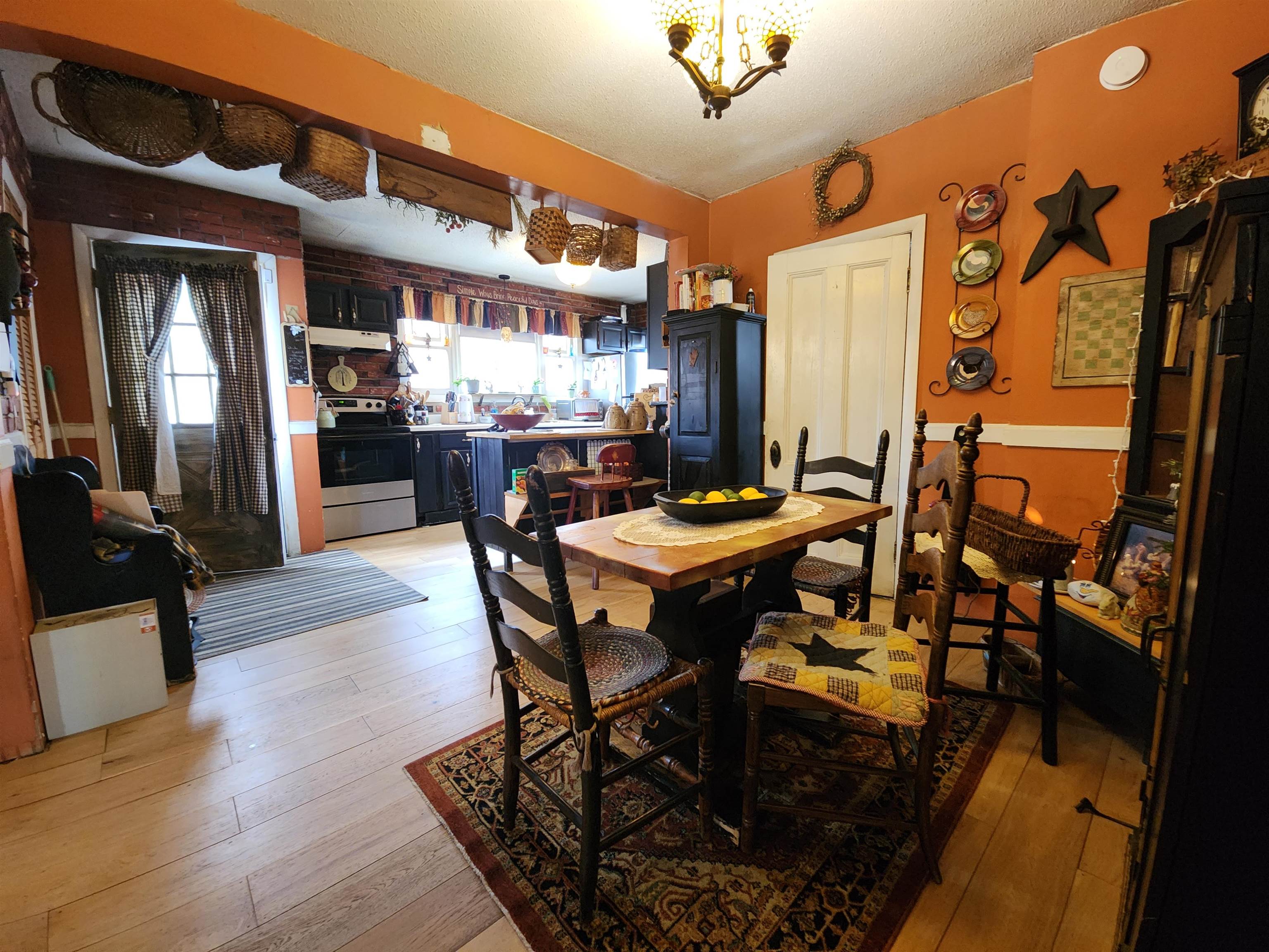 5 Guilmette Street Property Photo 2