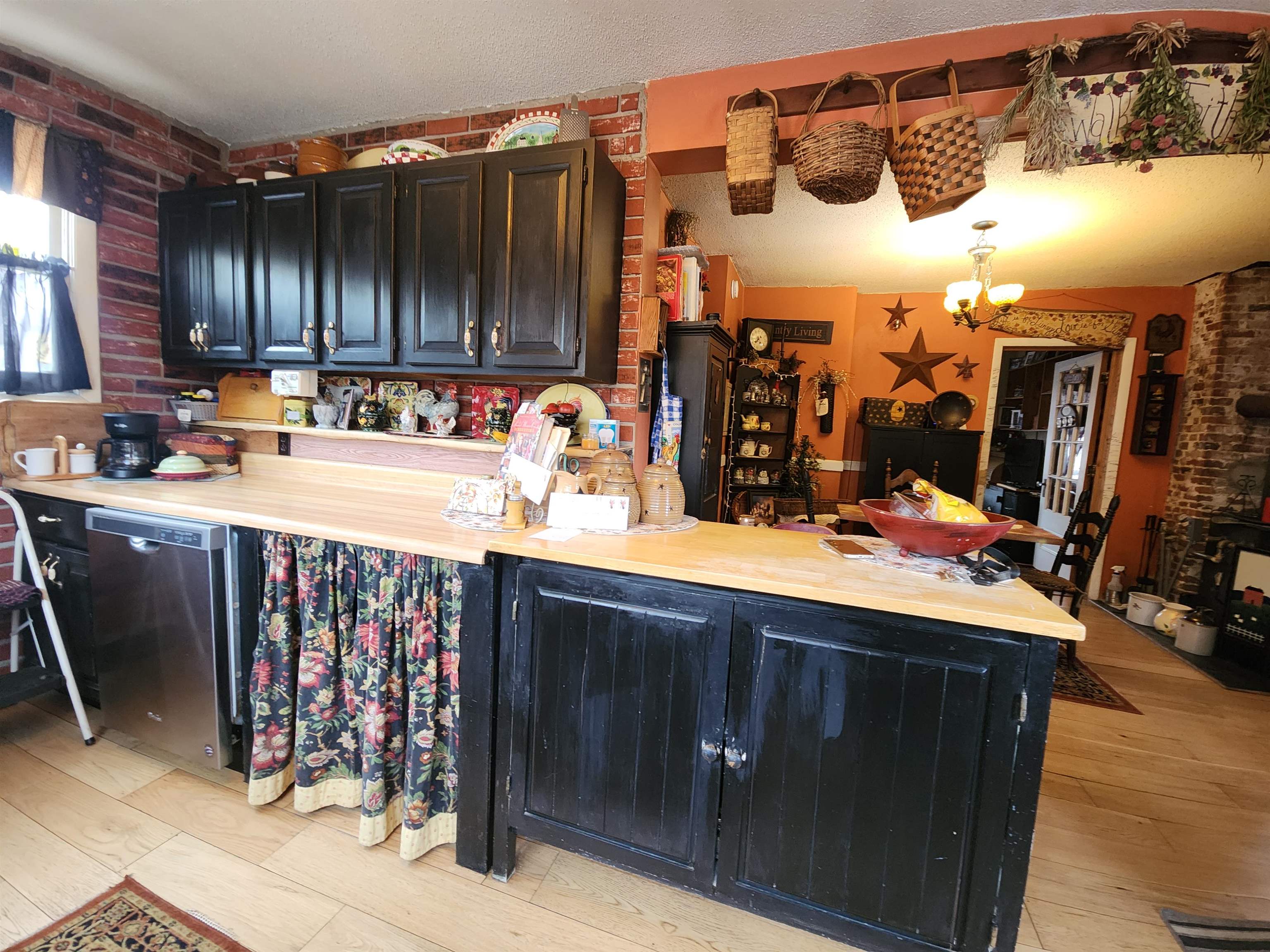 5 Guilmette Street Property Photo 4