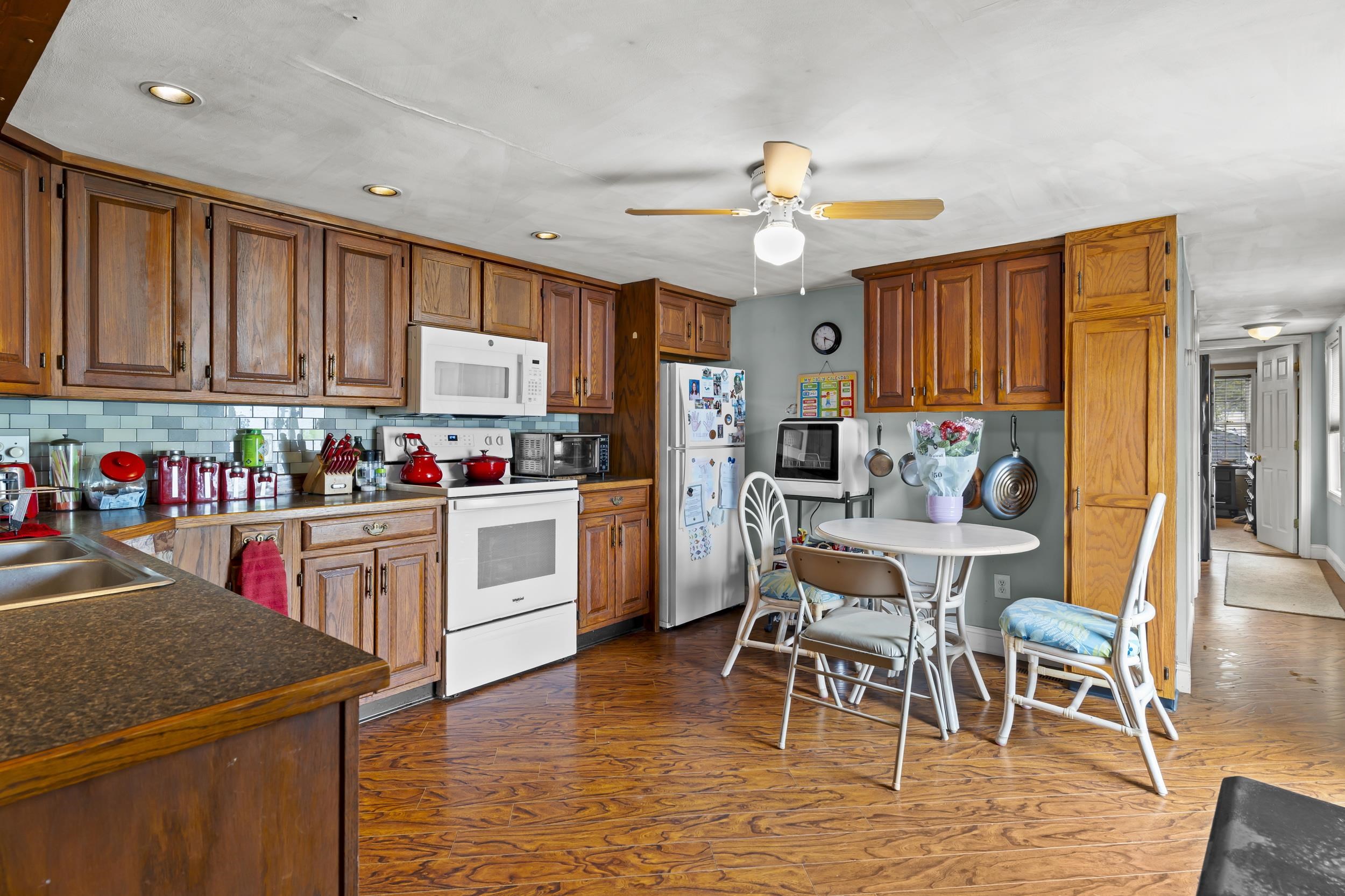 53 Hilton Avenue Property Photo 6