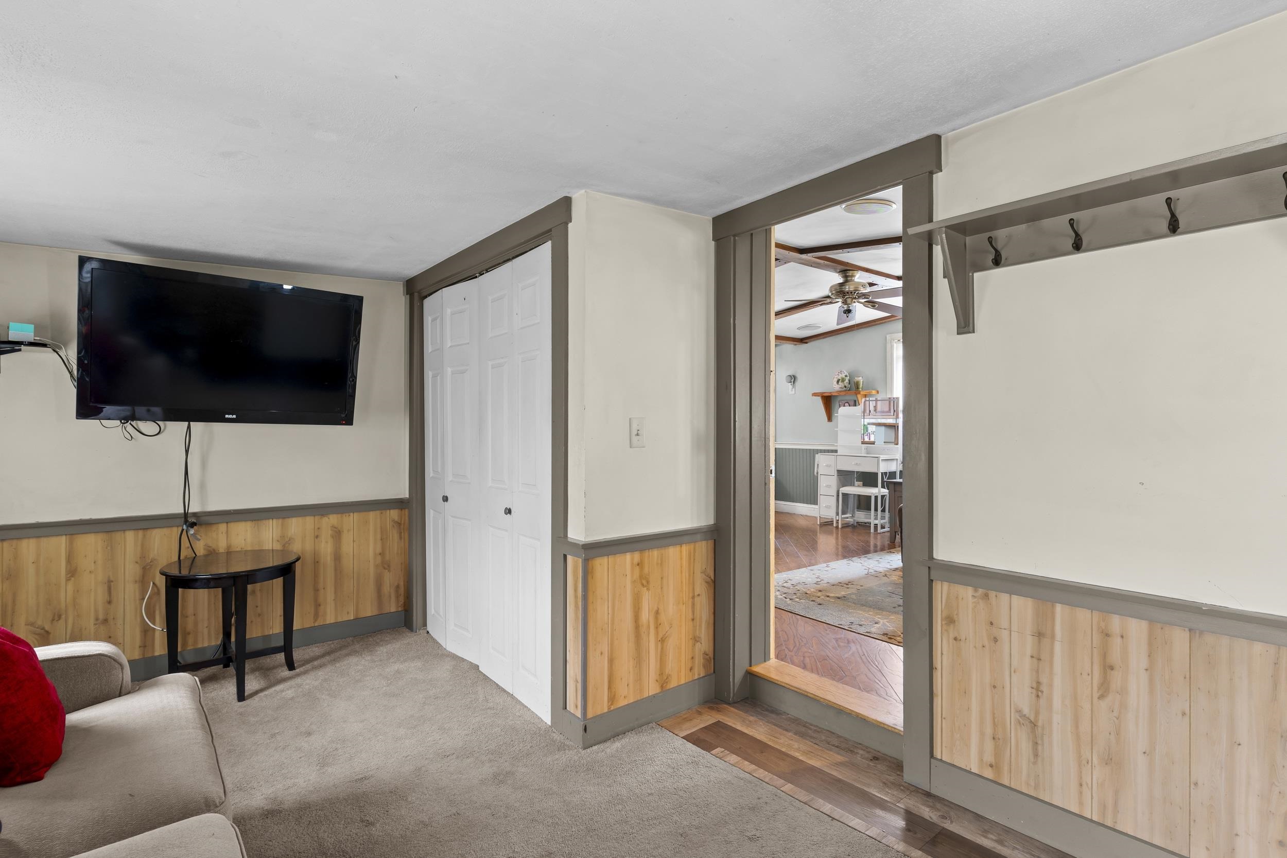 53 Hilton Avenue Property Photo 18