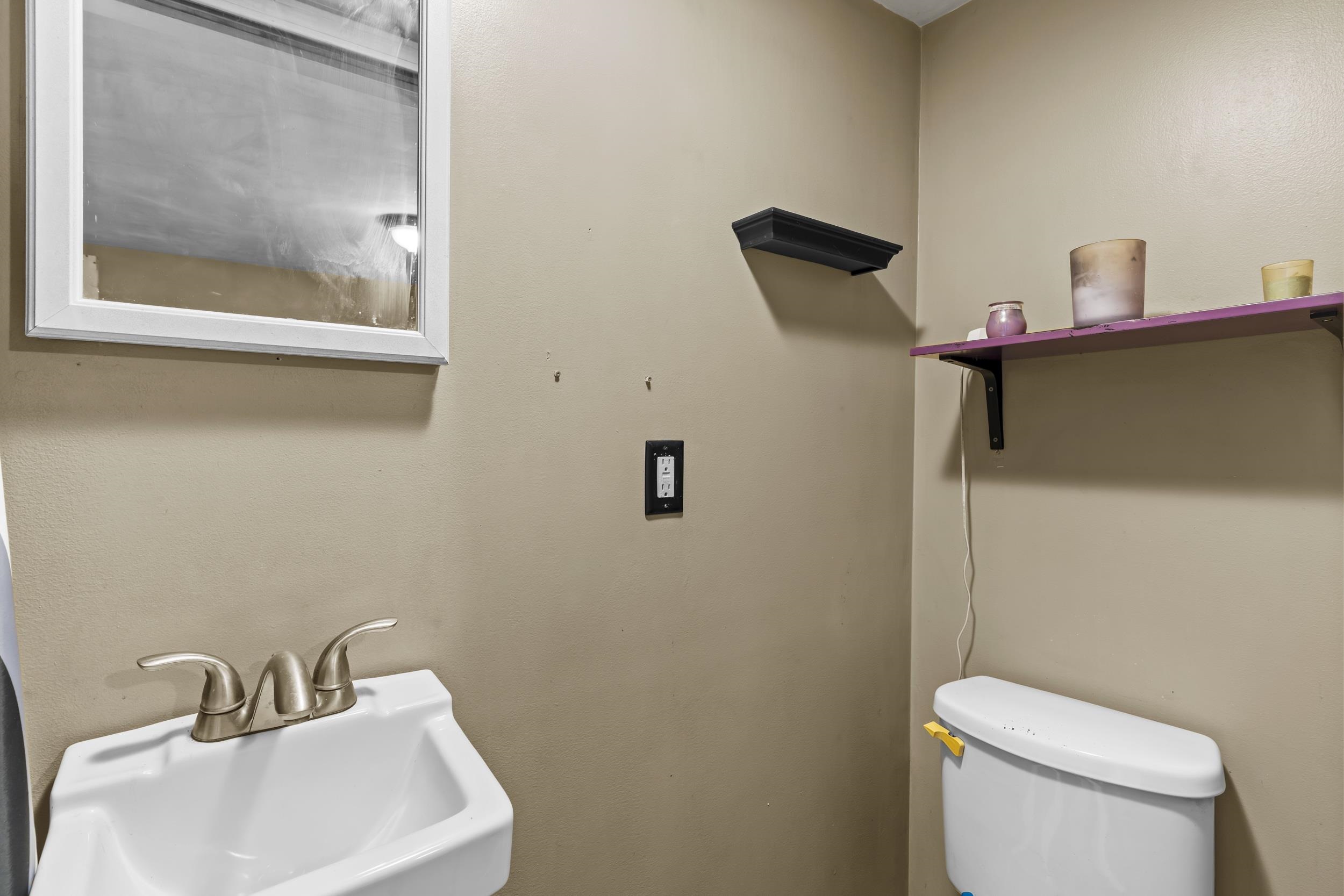 53 Hilton Avenue Property Photo 24
