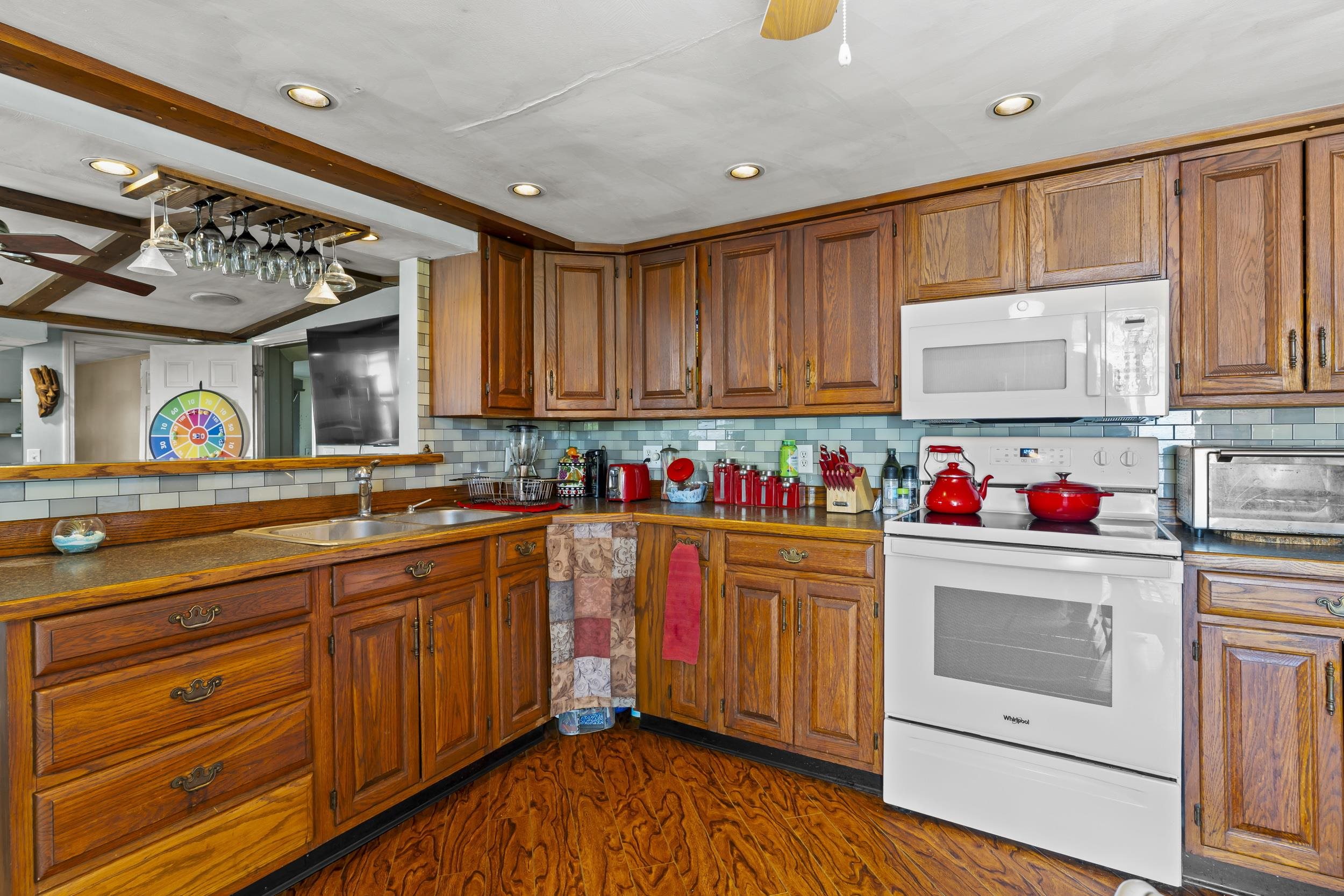 53 Hilton Avenue Property Photo 28