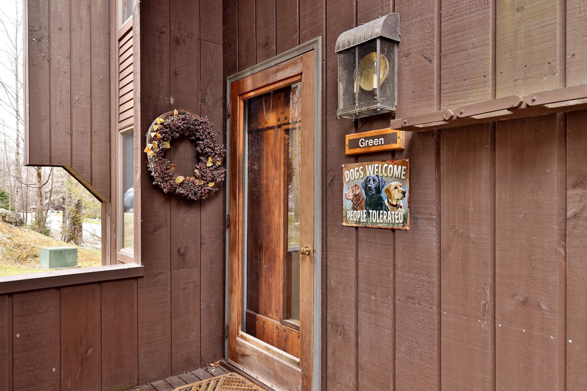 879 East Ash Road Property Photo 4