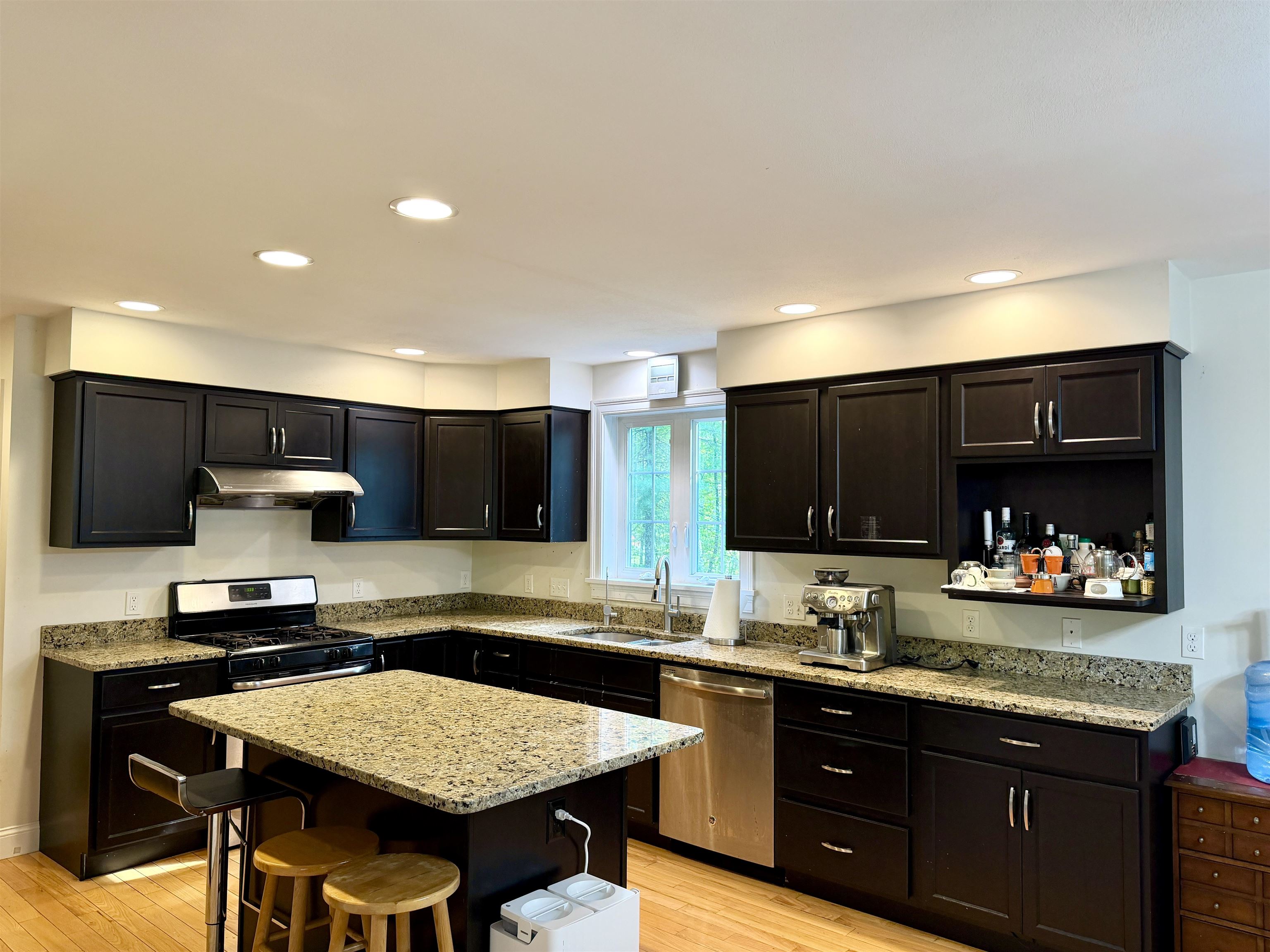 137a Court Street Property Photo 6