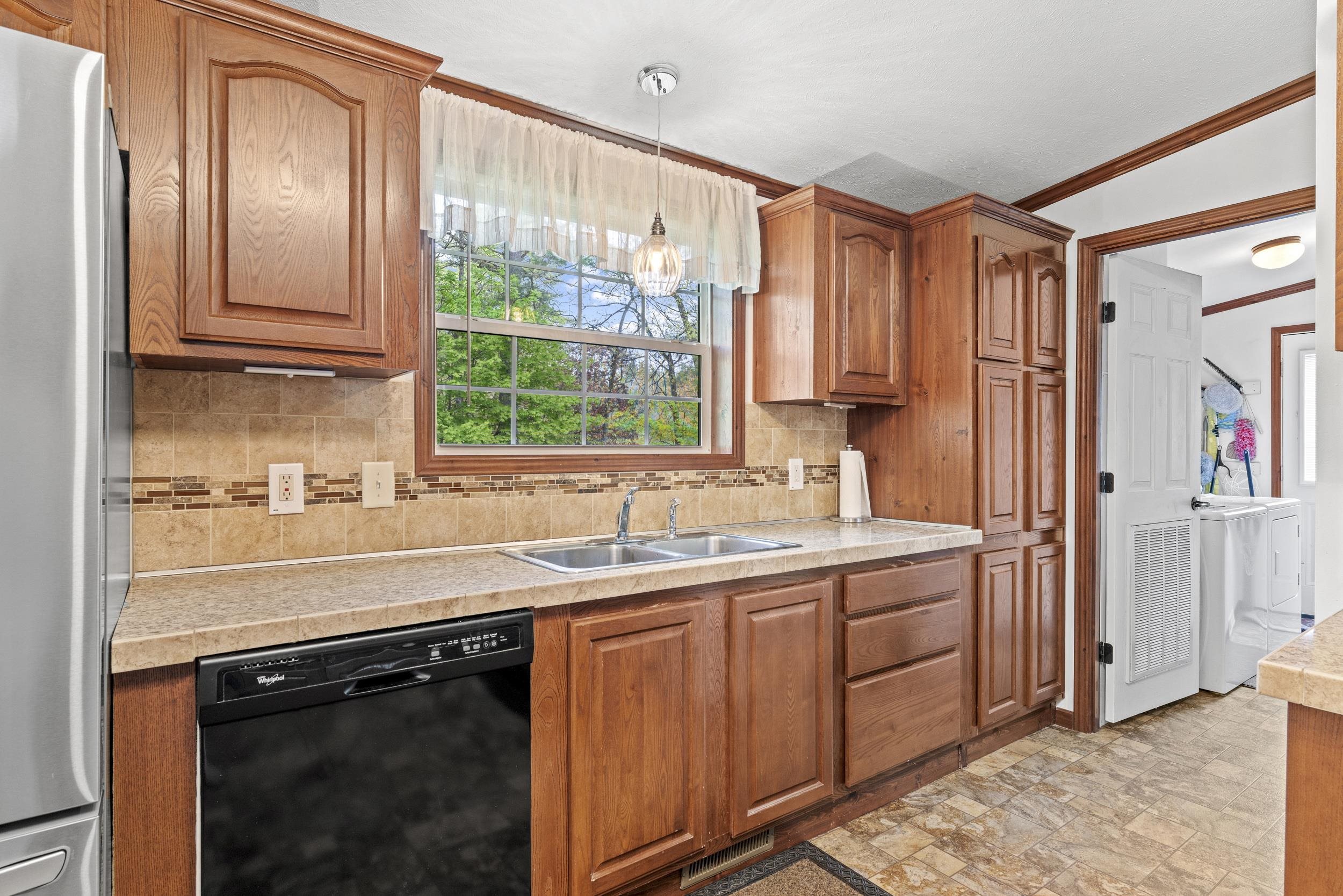 16 Eric Avenue Property Photo 5