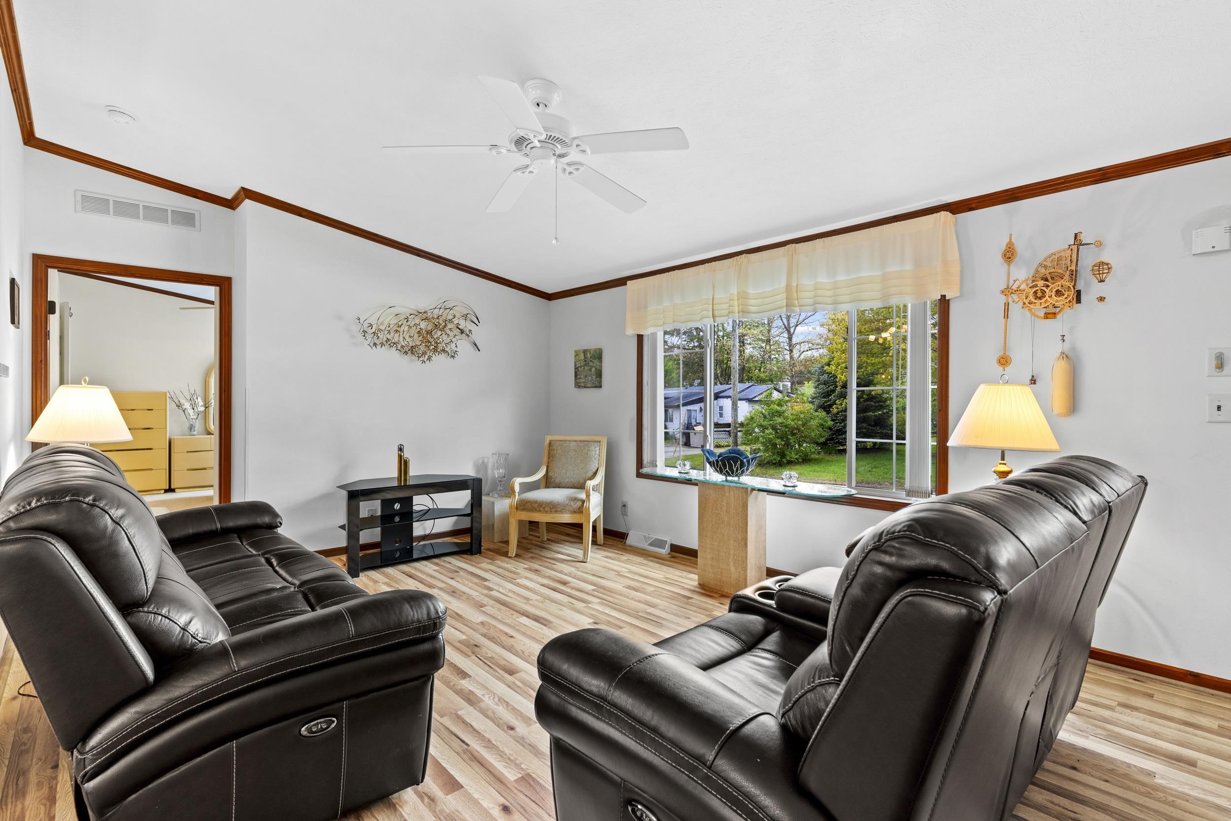 16 Eric Avenue Property Photo 17