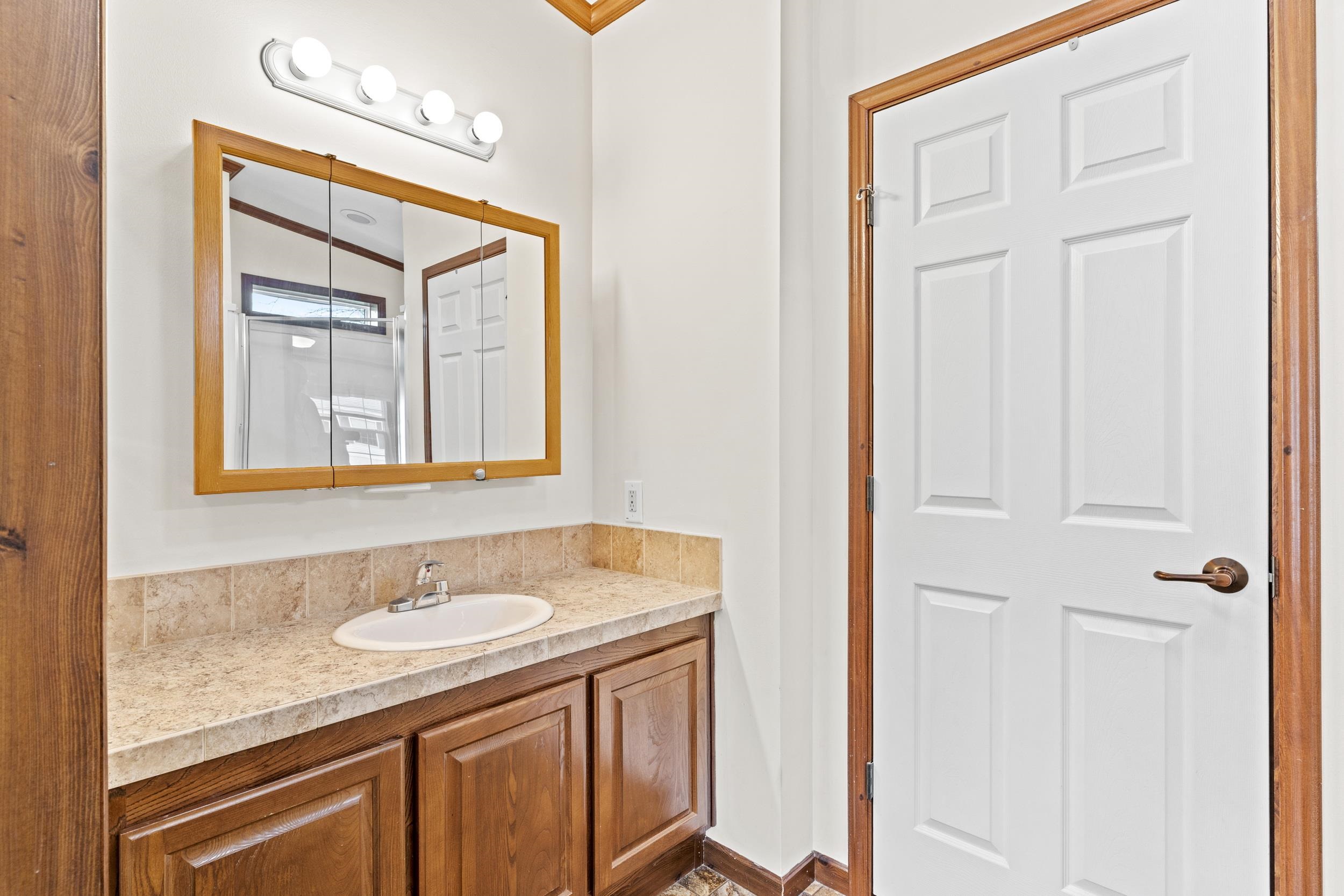 16 Eric Avenue Property Photo 28