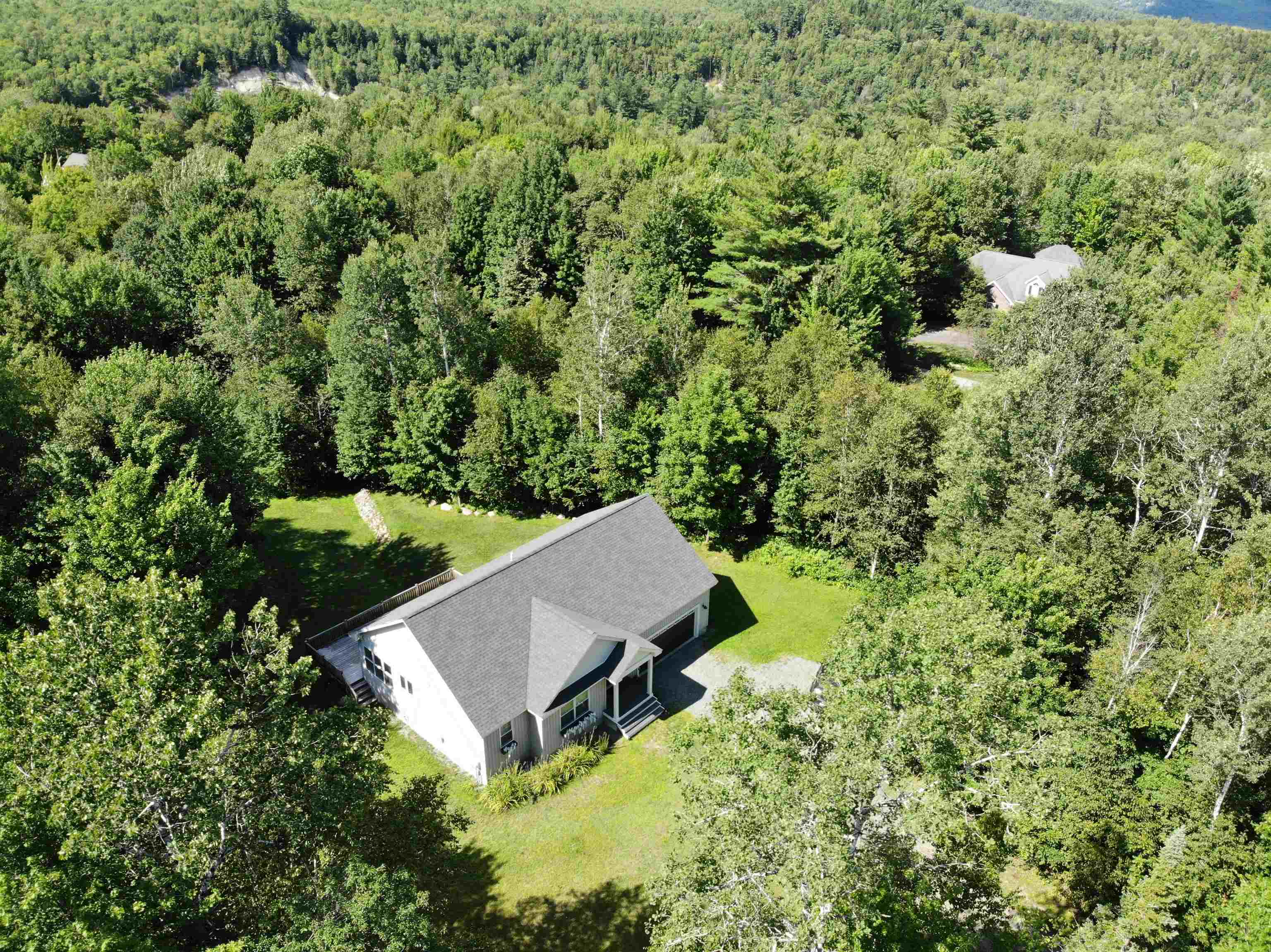 8 Mount Carter Drive Property Photo 4