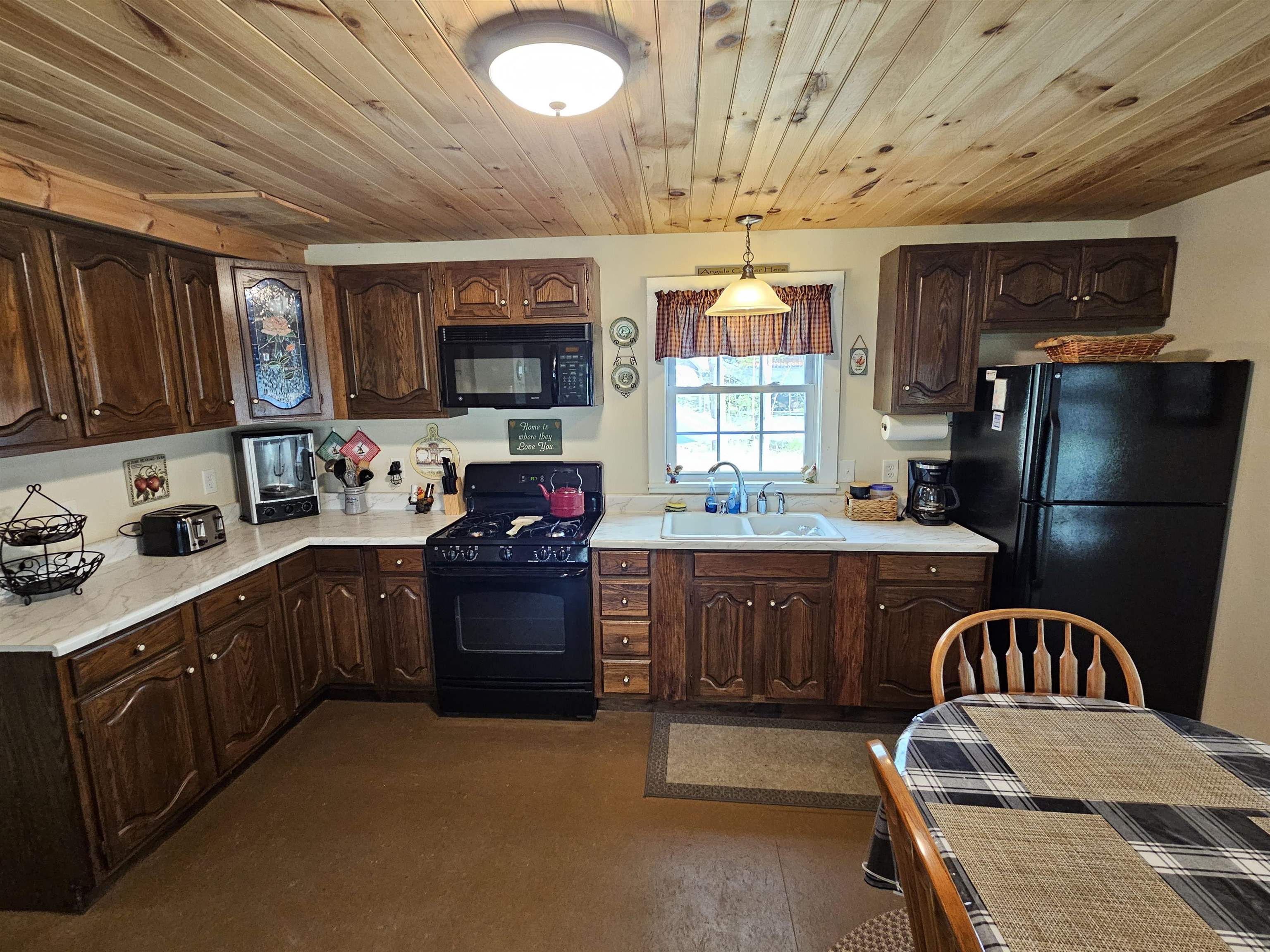 48 Pine Hill Road Property Photo 7