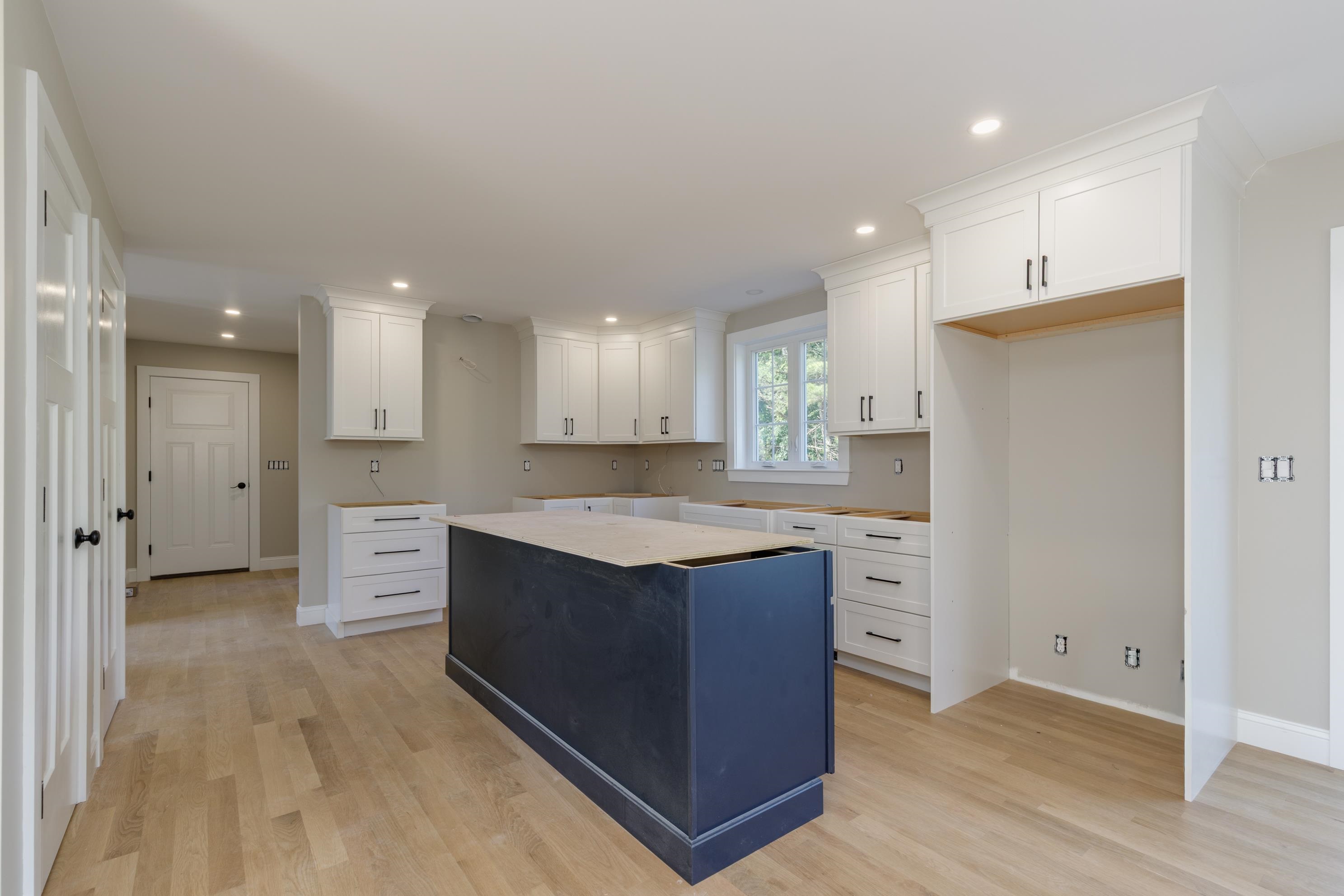527 North West Road Property Photo 6