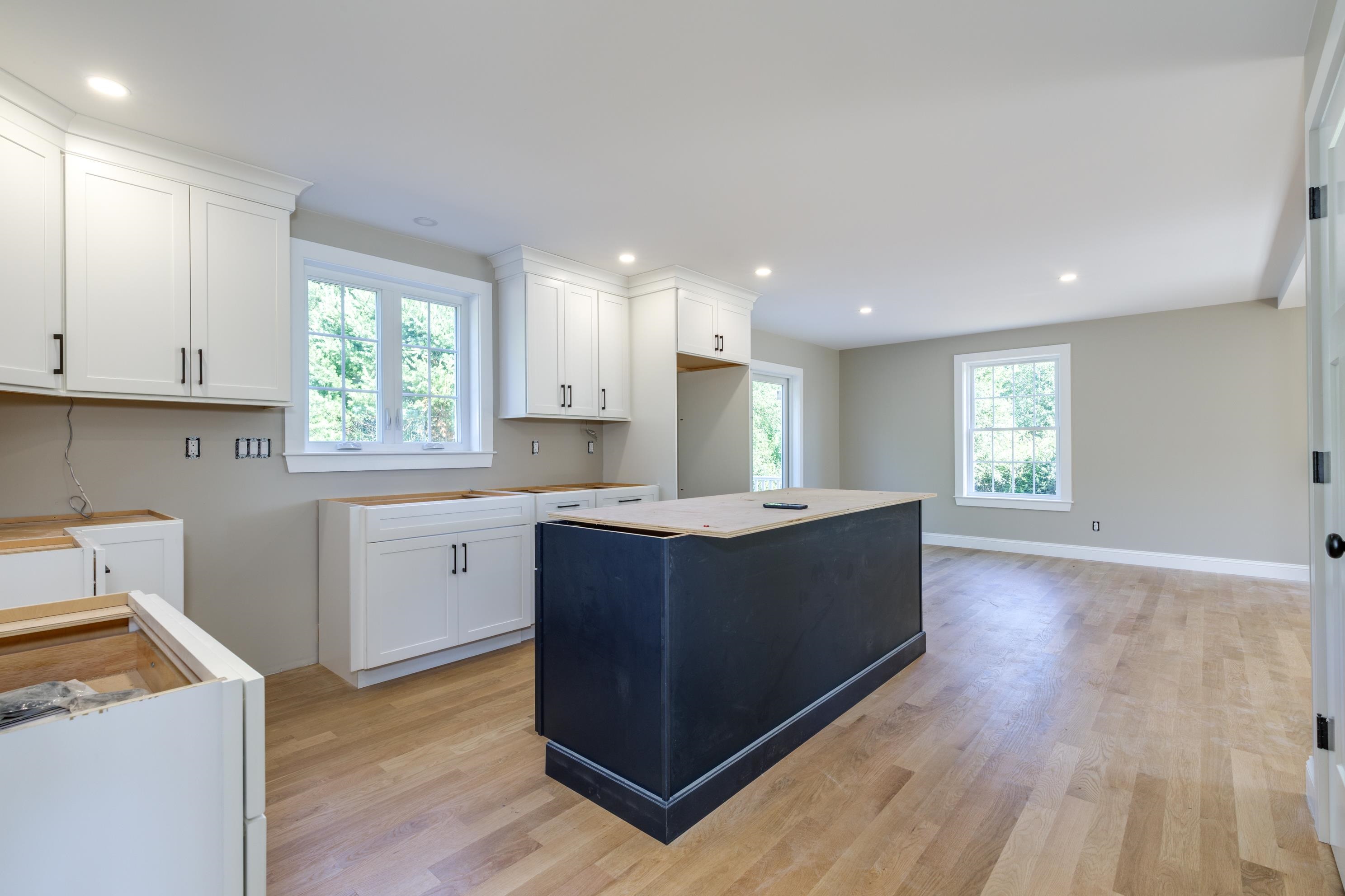 527 North West Road Property Photo 7