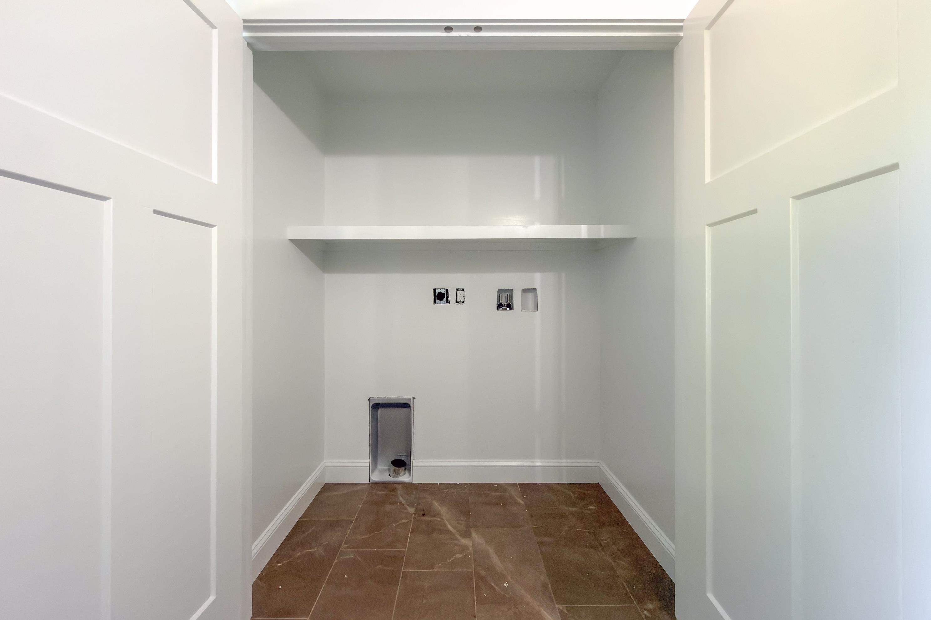 527 North West Road Property Photo 15