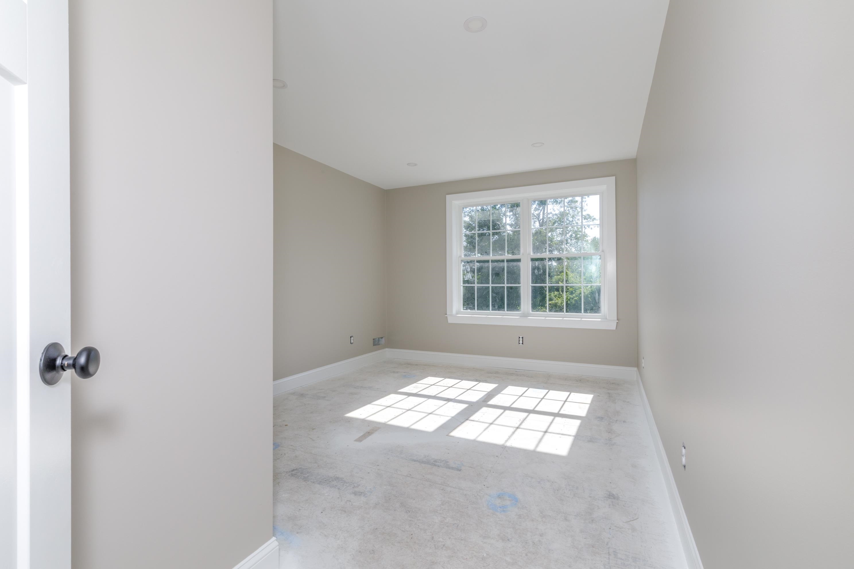527 North West Road Property Photo 31
