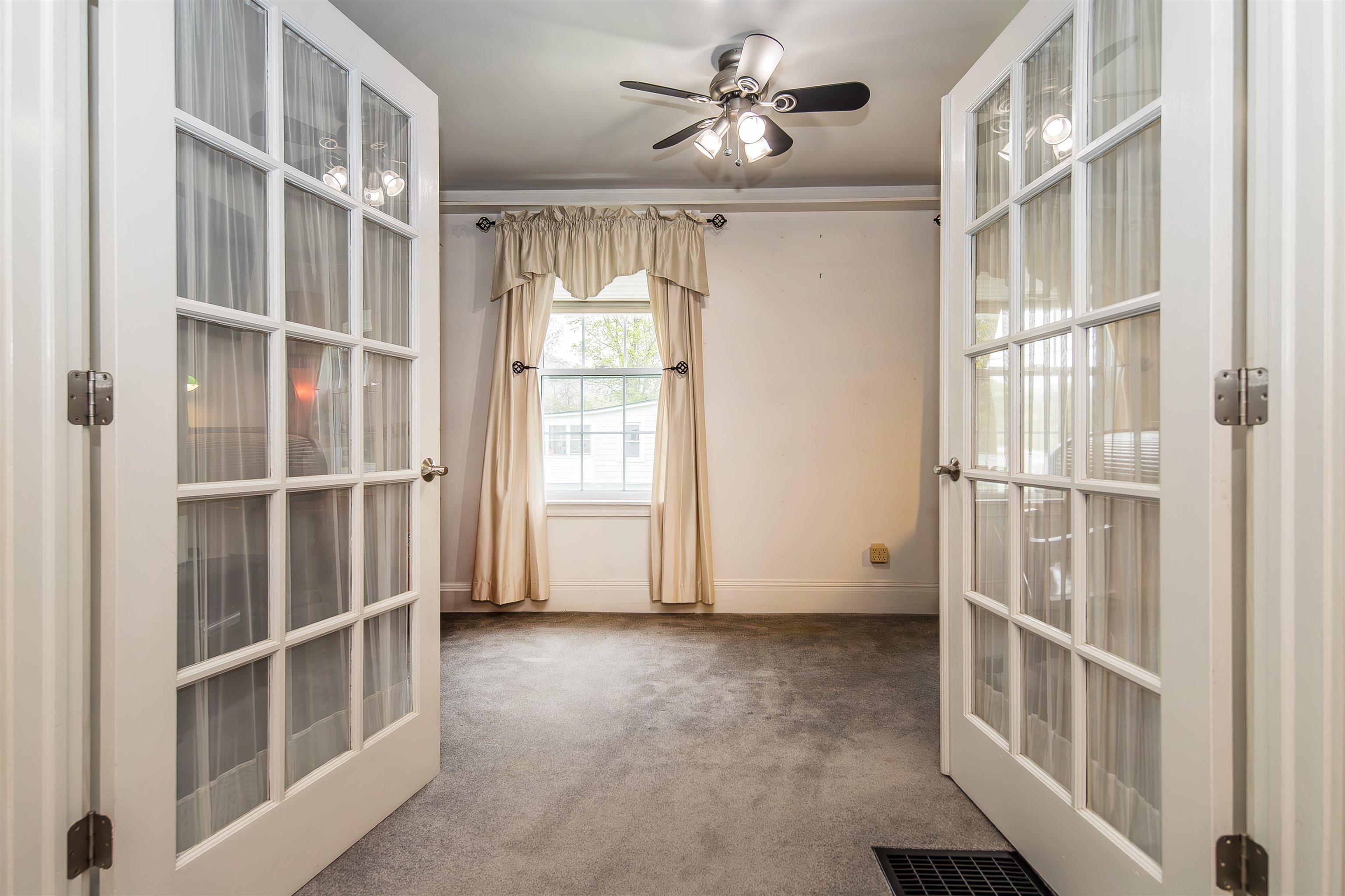 848, 882, 826 Blue Star Drive Property Photo 15