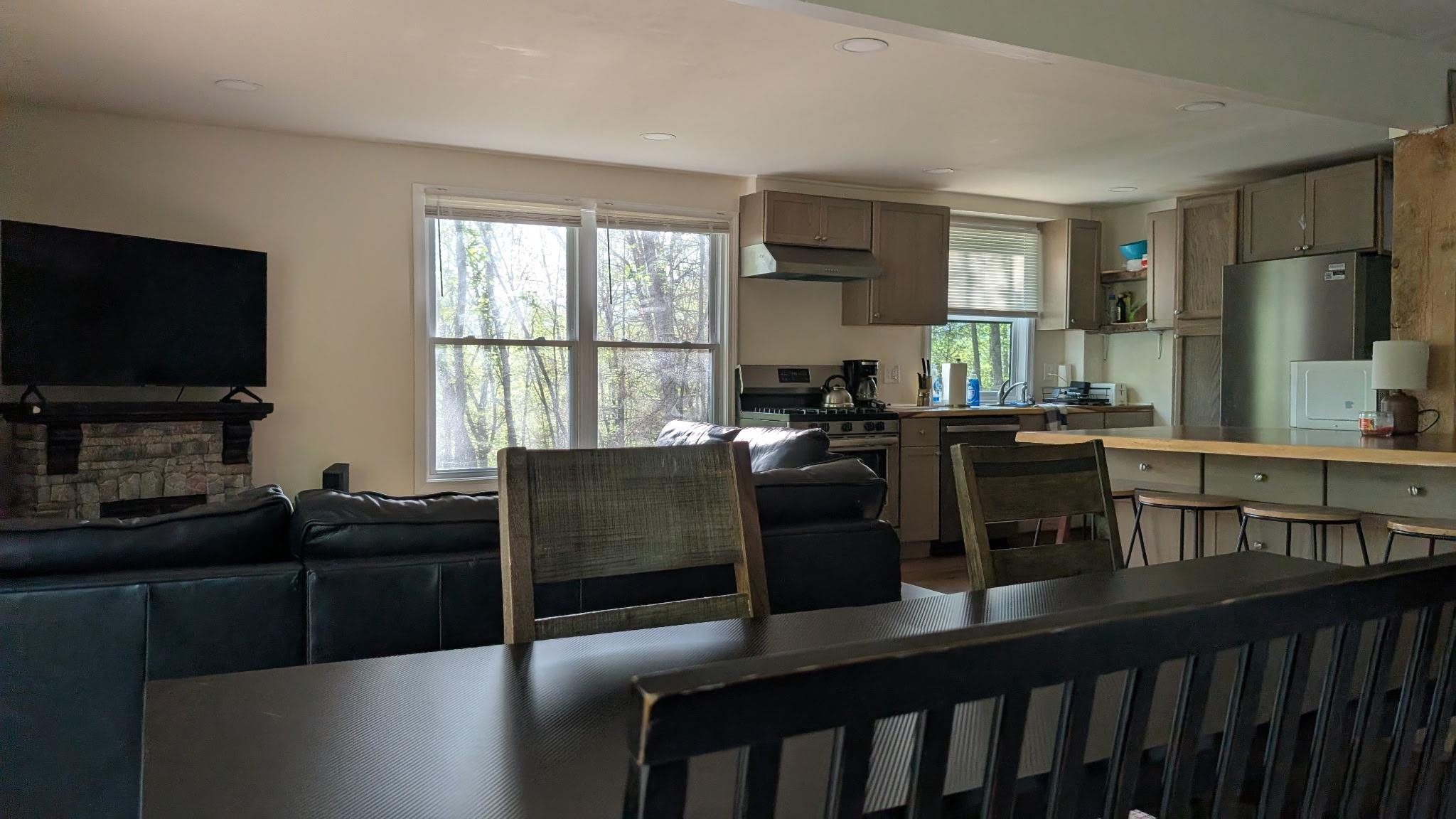 303 Winding Way Property Photo 8