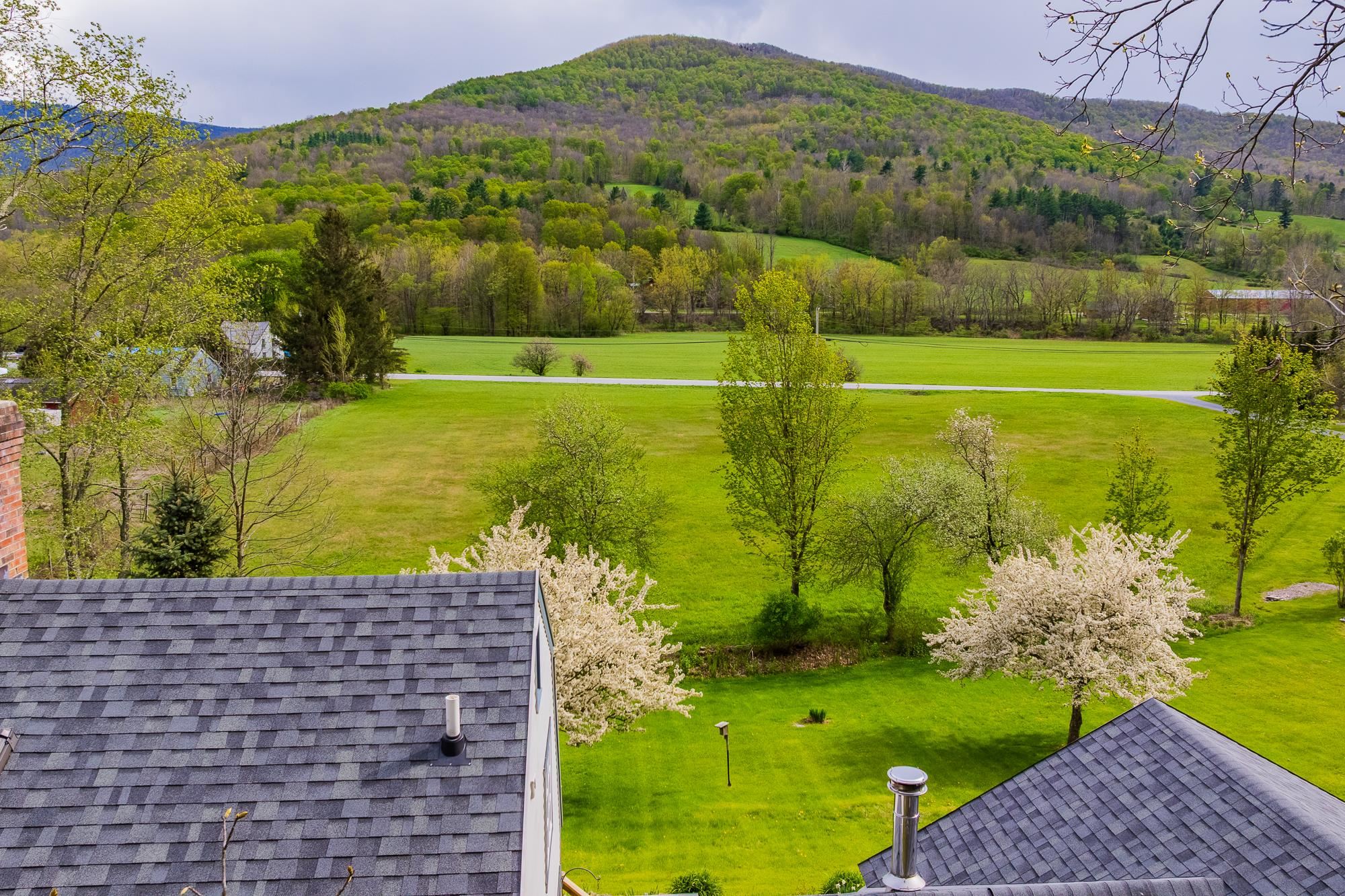 136 Fox Run Road Property Photo 3