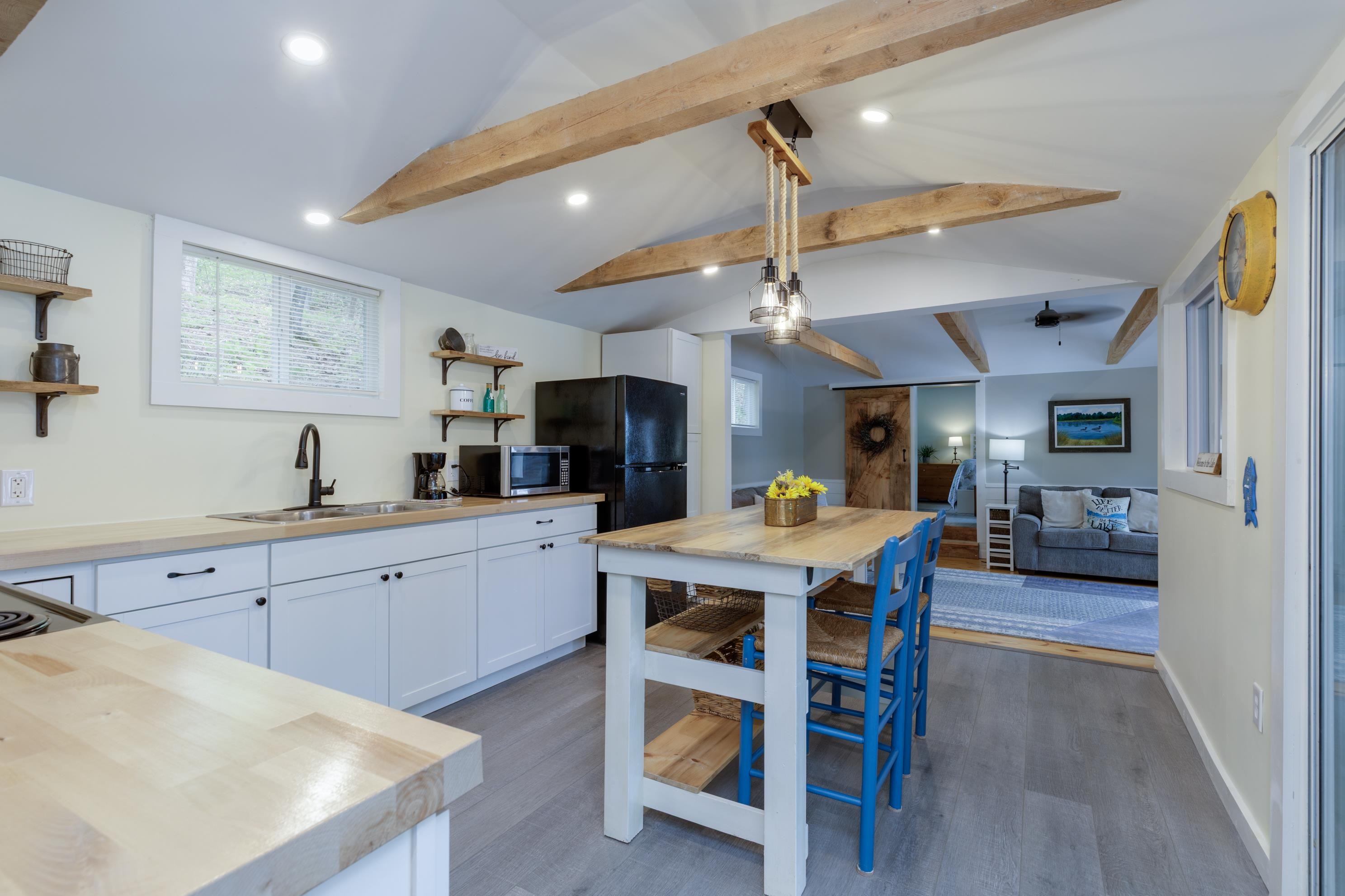 525 N Shore Drive Property Photo 8