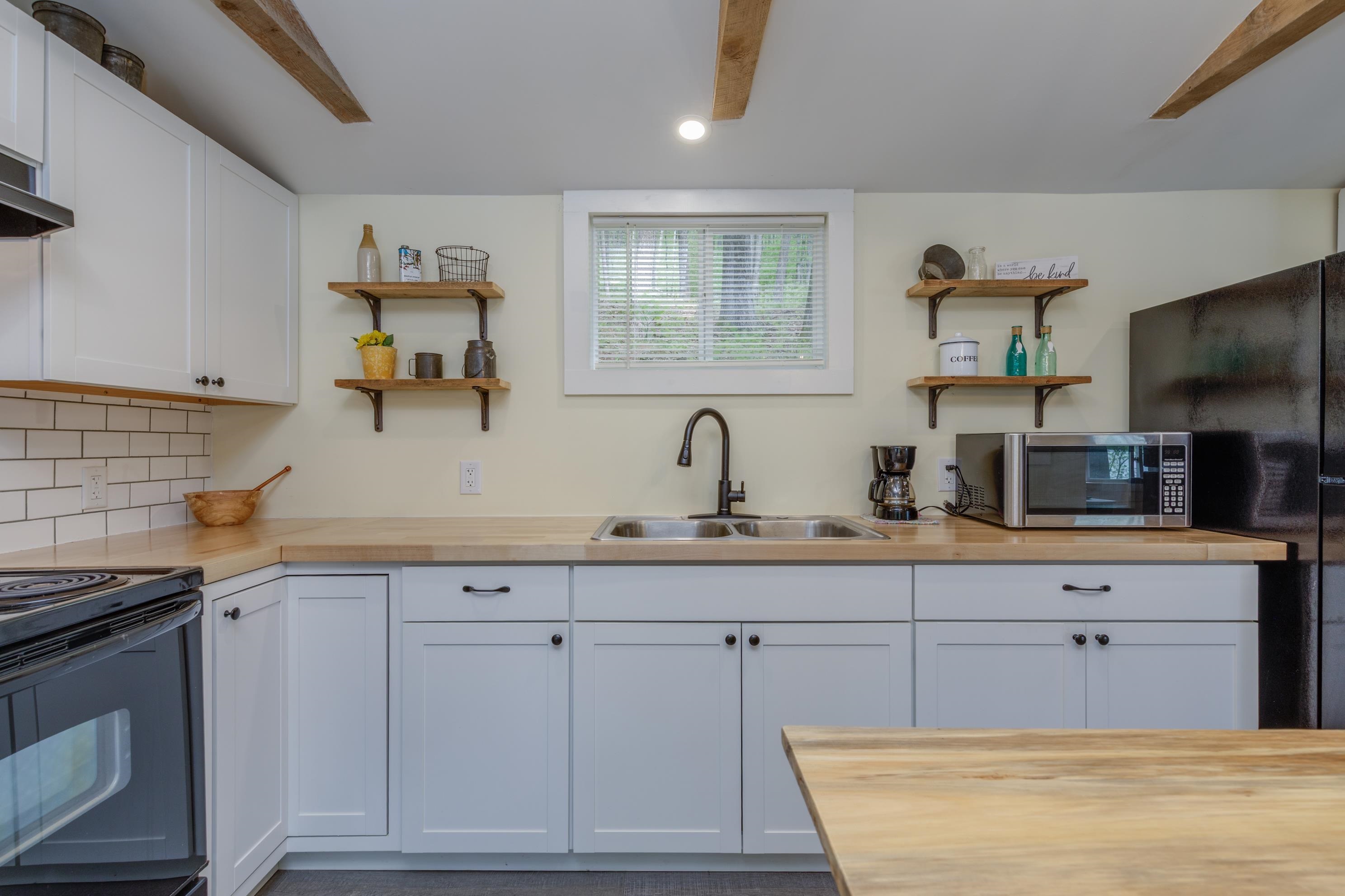 525 N Shore Drive Property Photo 10