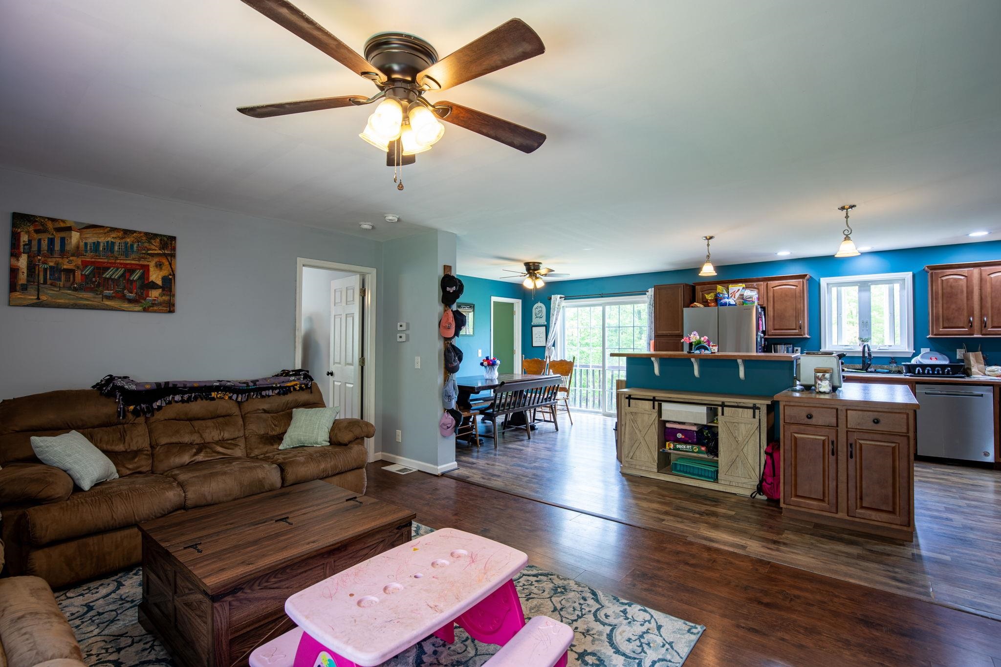 372 Cross Road Property Photo 17