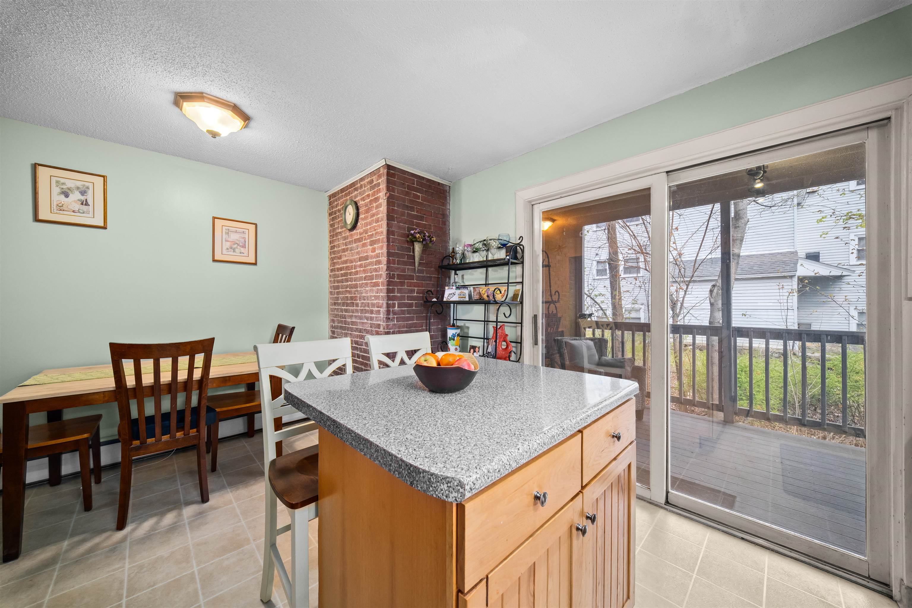 711 Central Avenue Property Photo 14