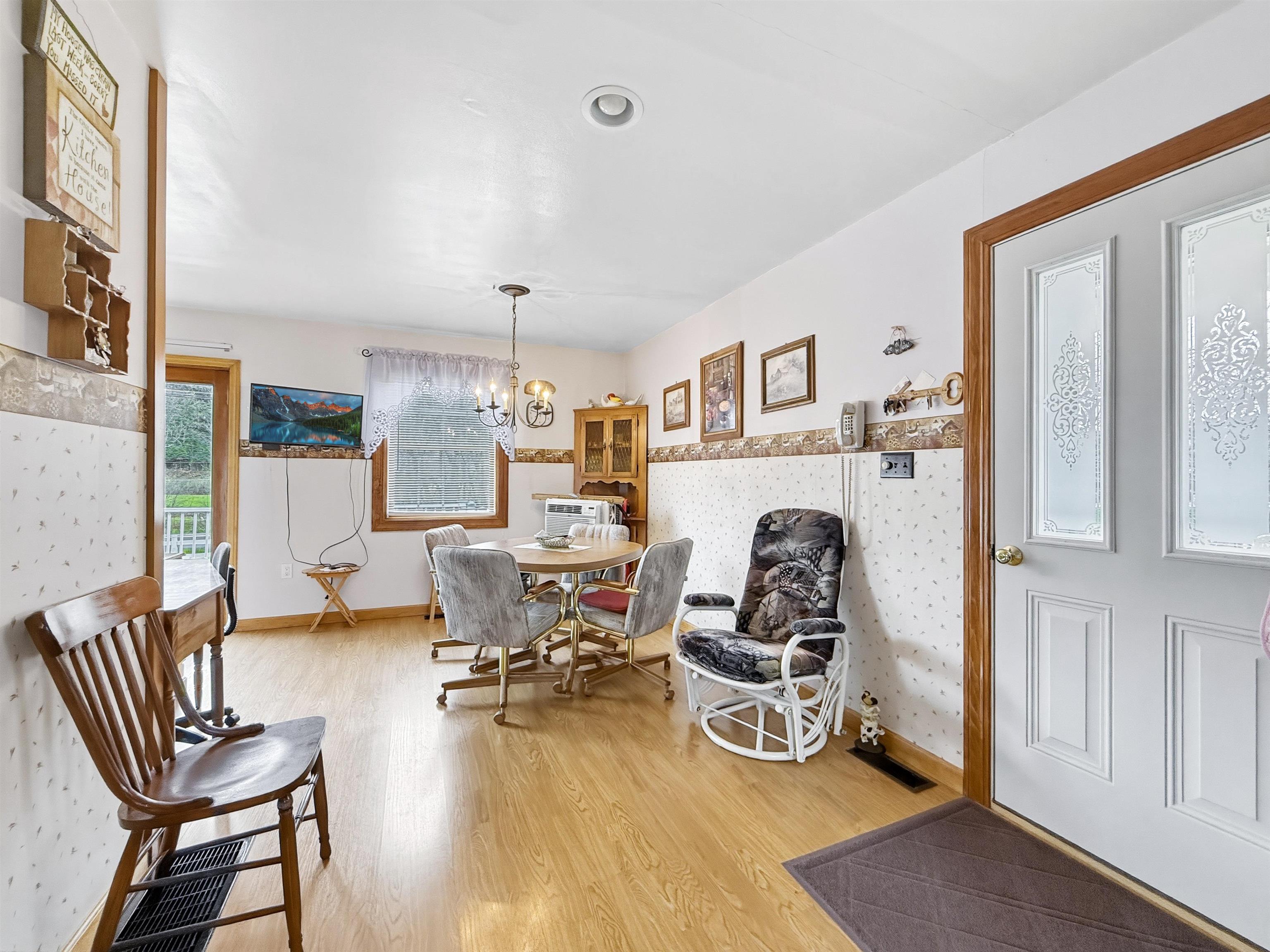 347 River Road Property Photo 6