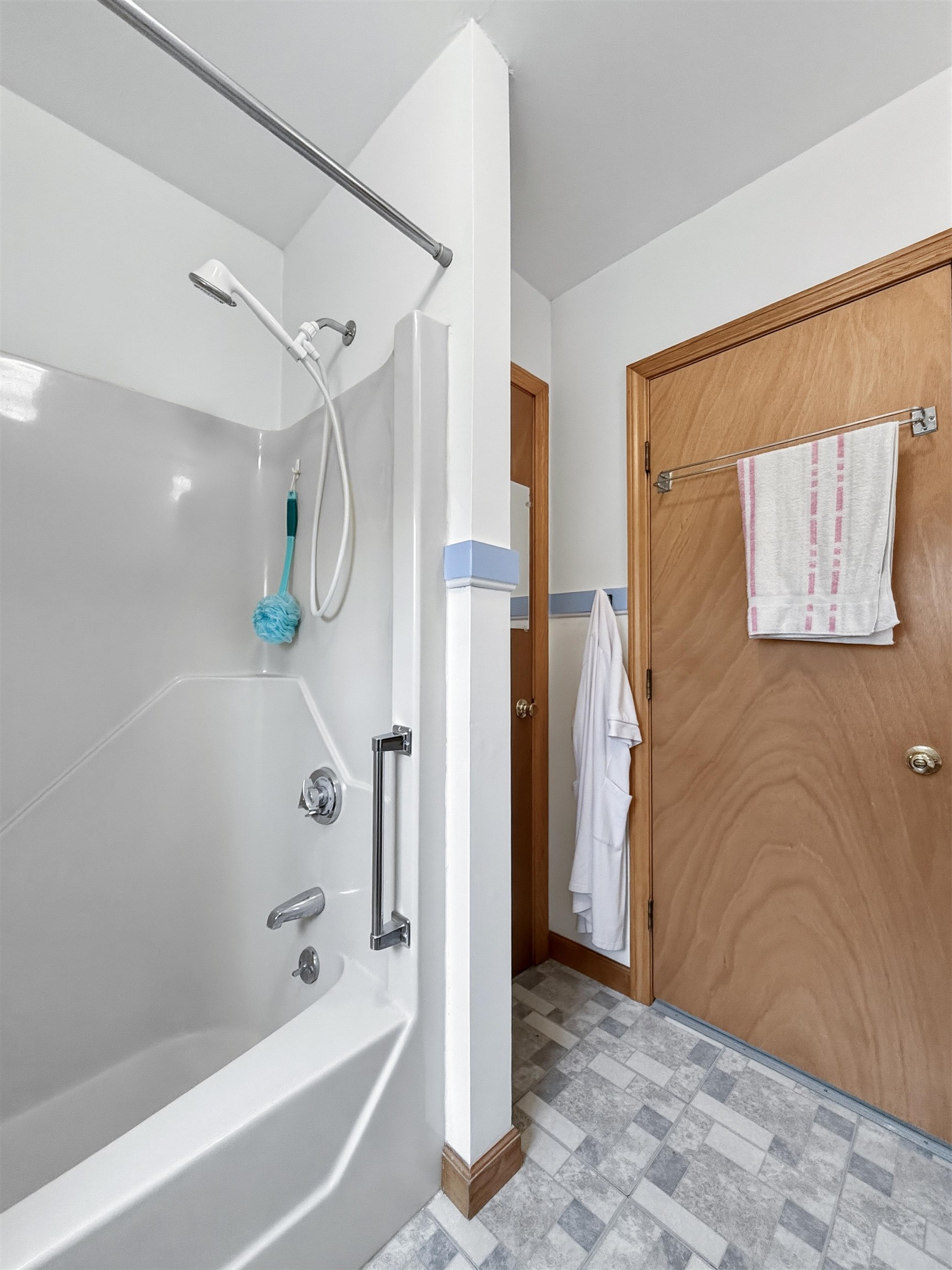 347 River Road Property Photo 16