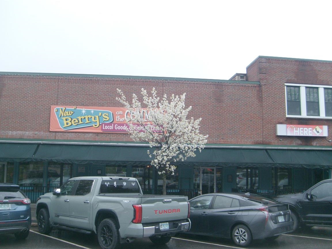 89 Main Street Property Photo 1