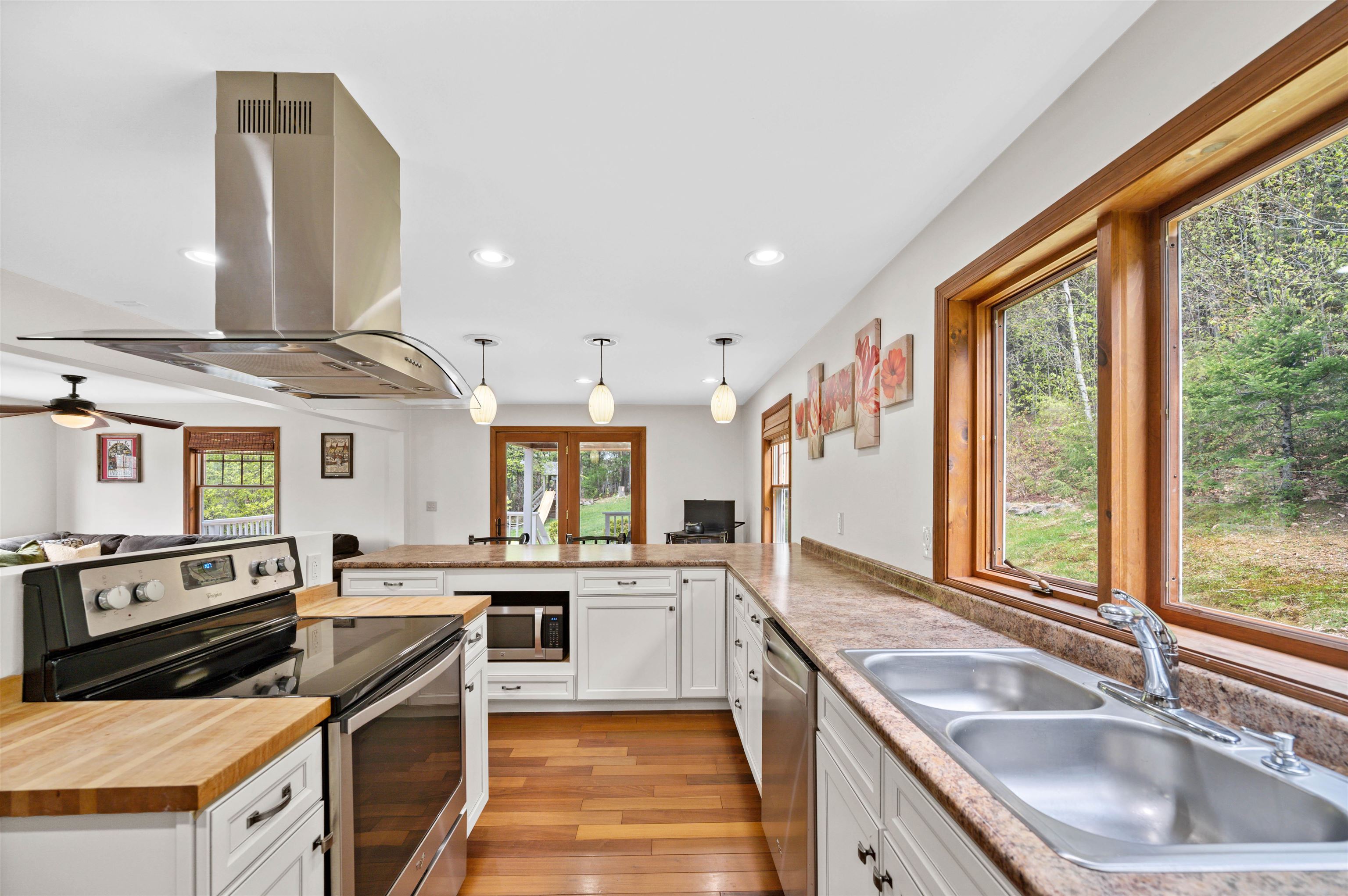 272 West Hill Road Property Photo 1