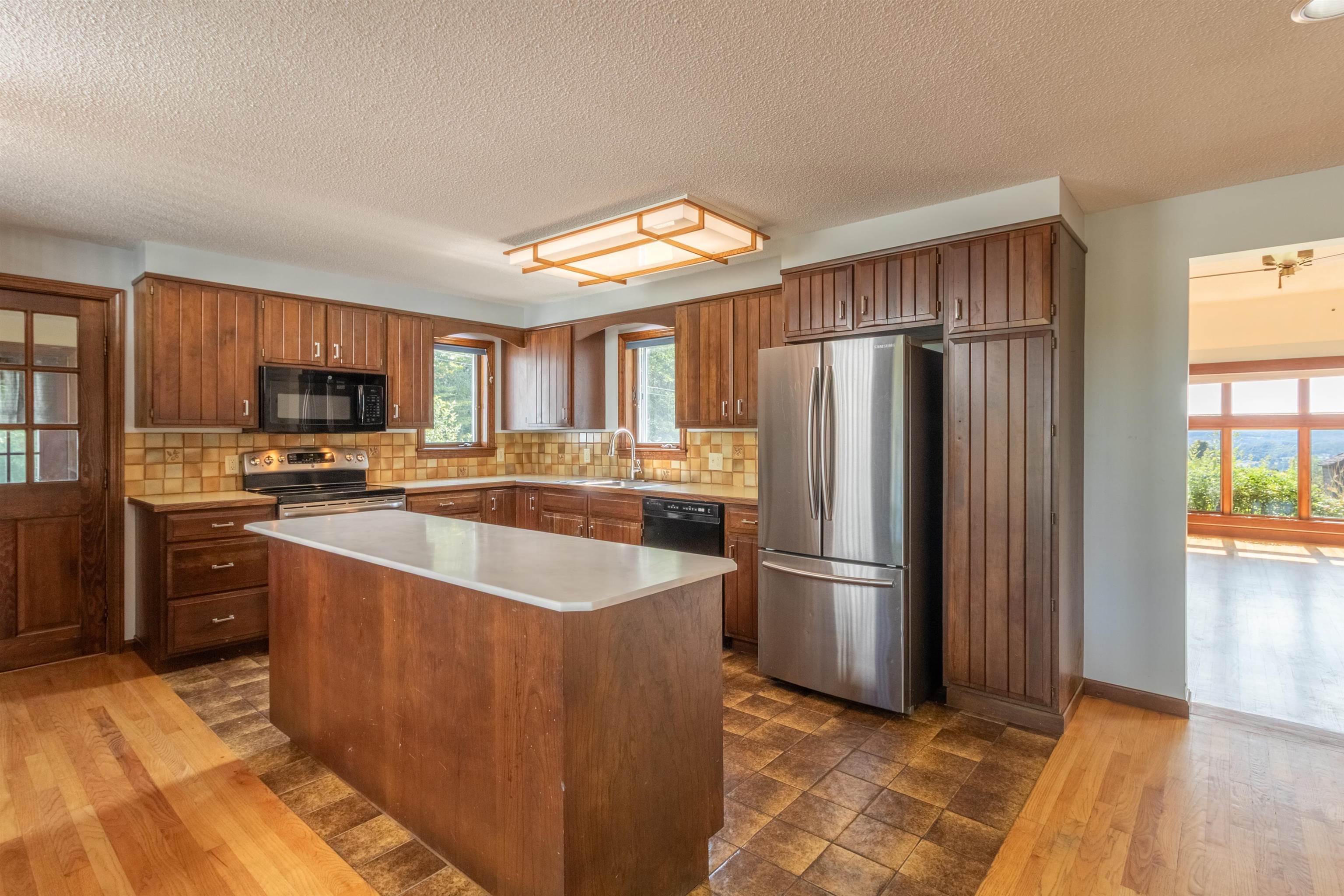 586 Old Coach Road Property Photo 8