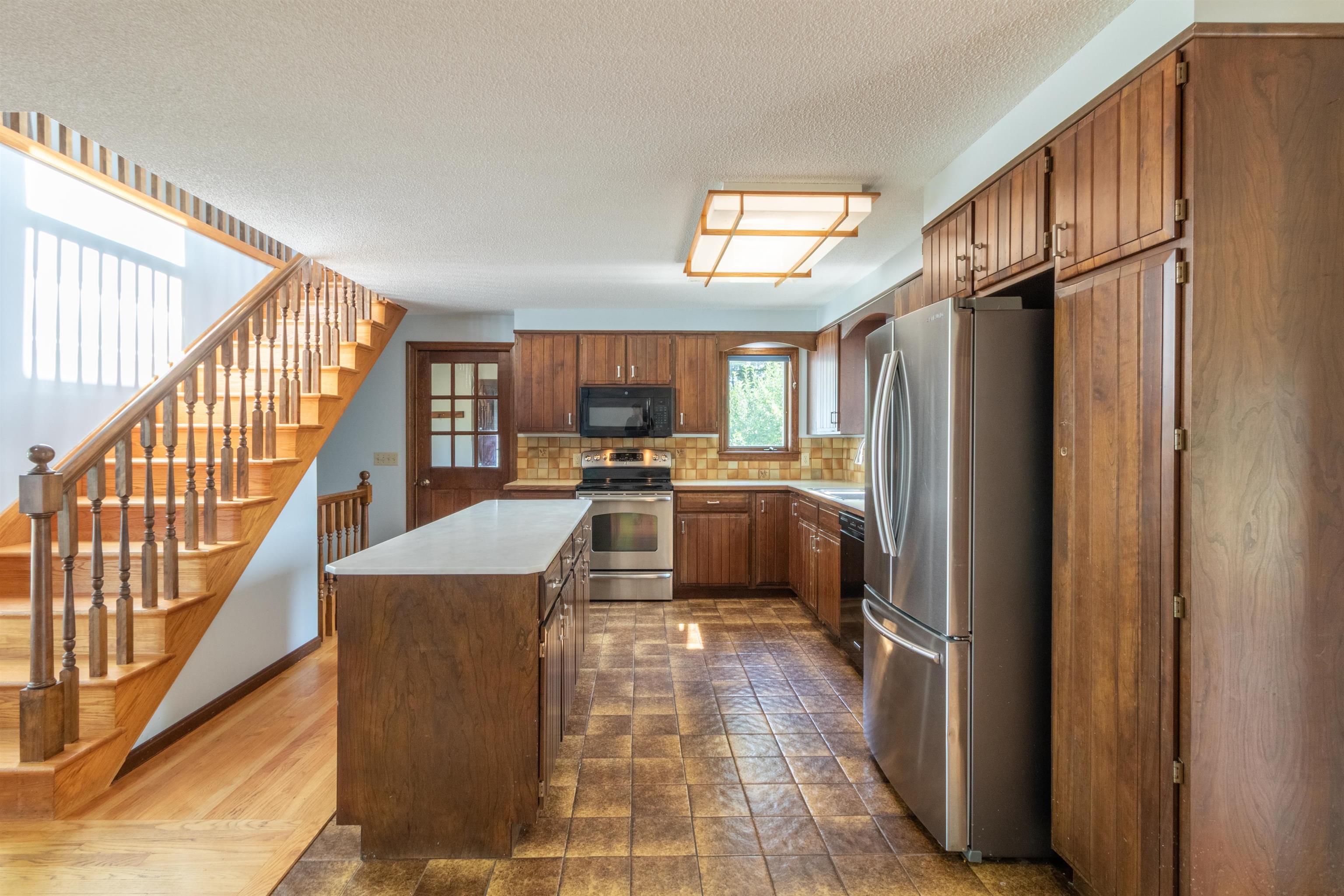 586 Old Coach Road Property Photo 11