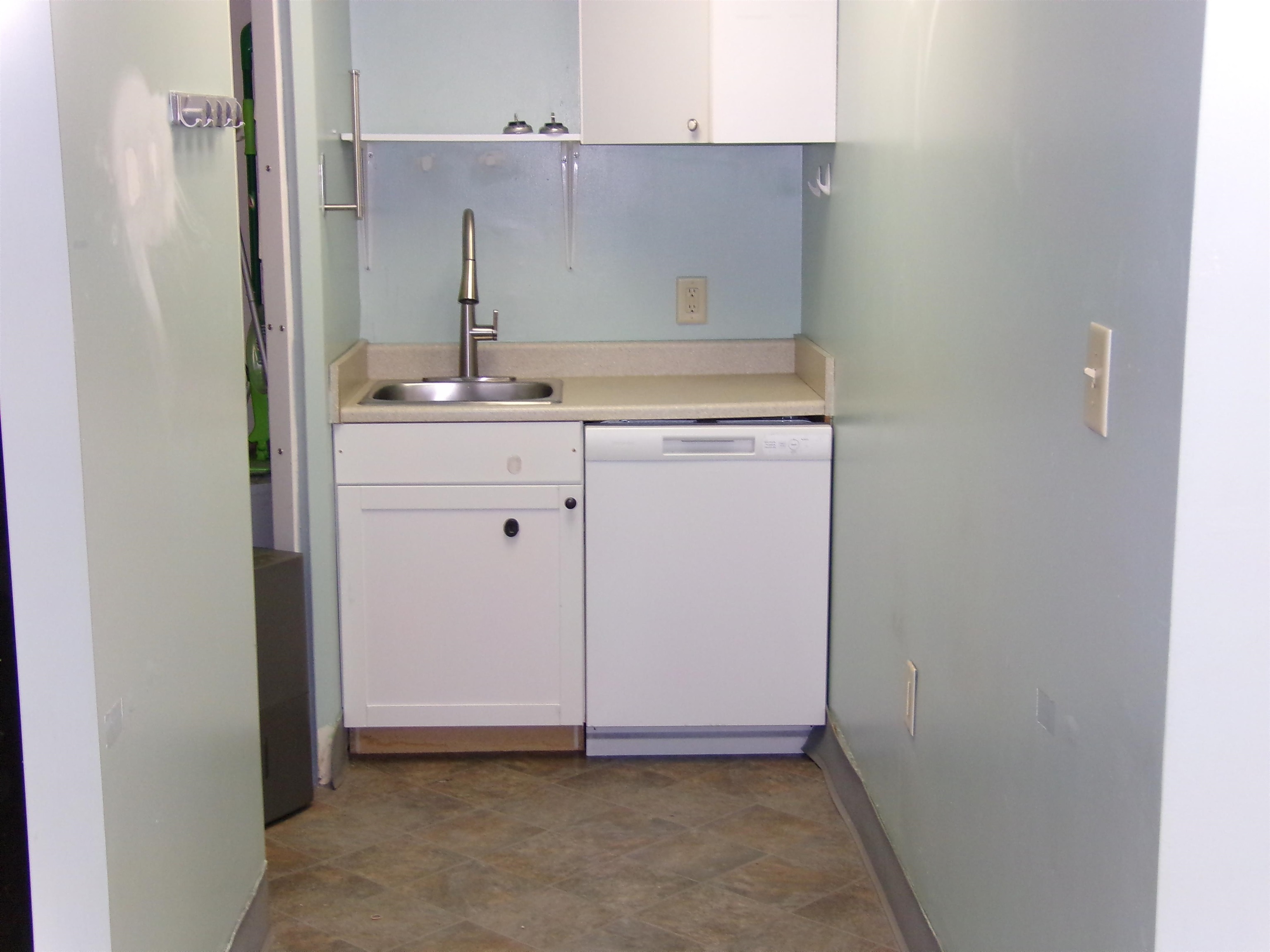 401 Gilford Avenue Property Photo 6