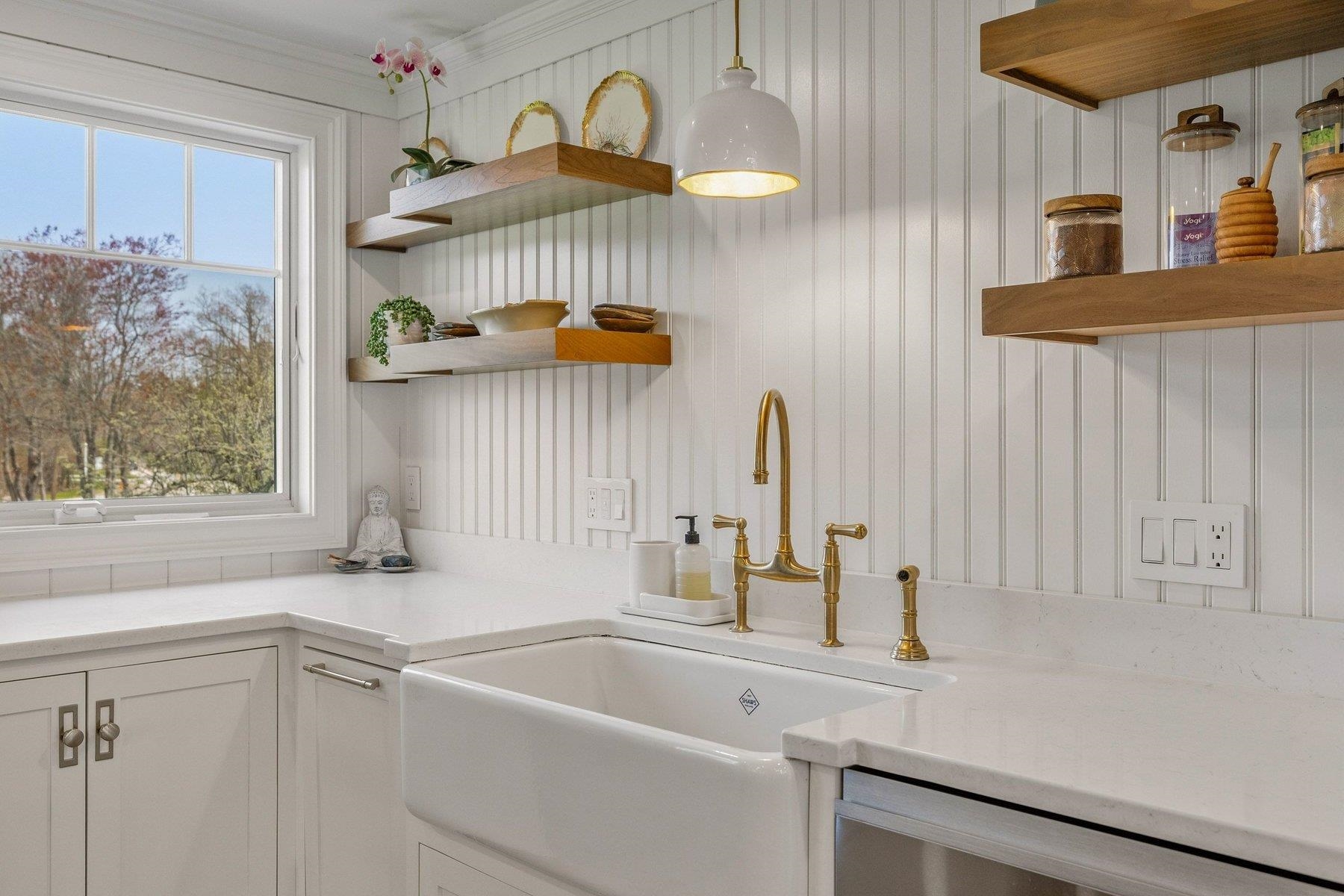 335 Central Road Property Photo 12