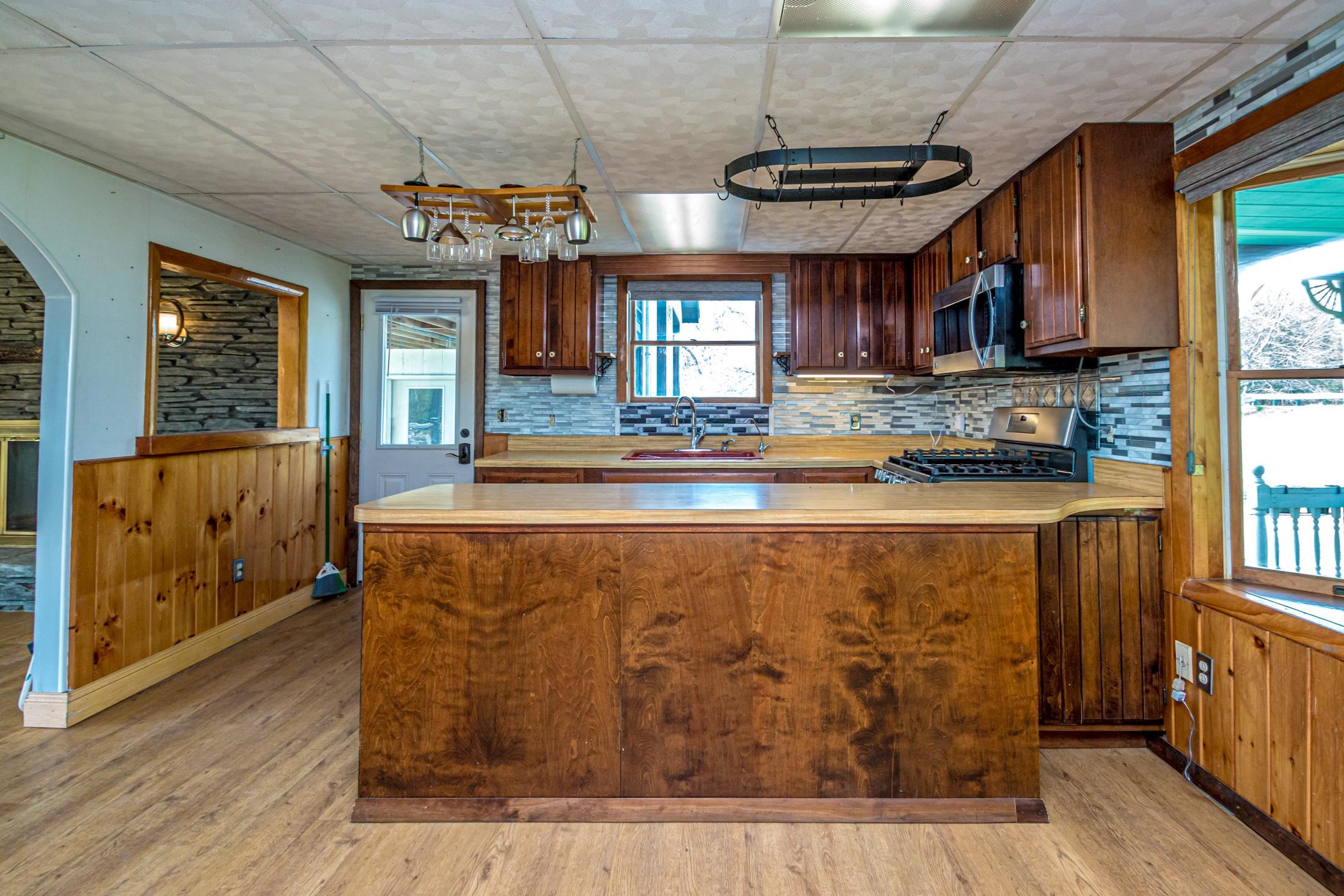 472 Shores Hill Road Property Photo 7
