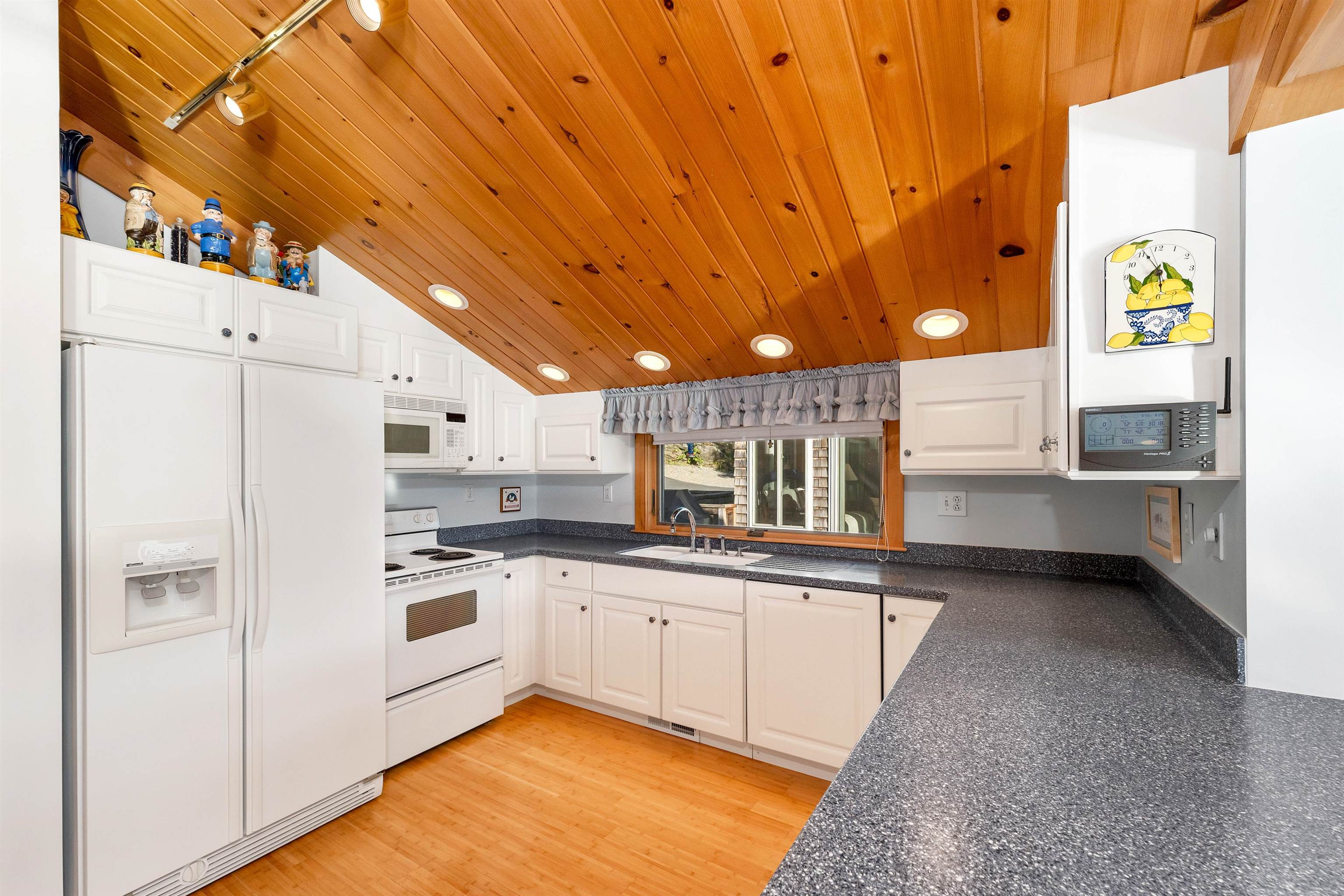 200 Shaker Boulevard Property Photo 15