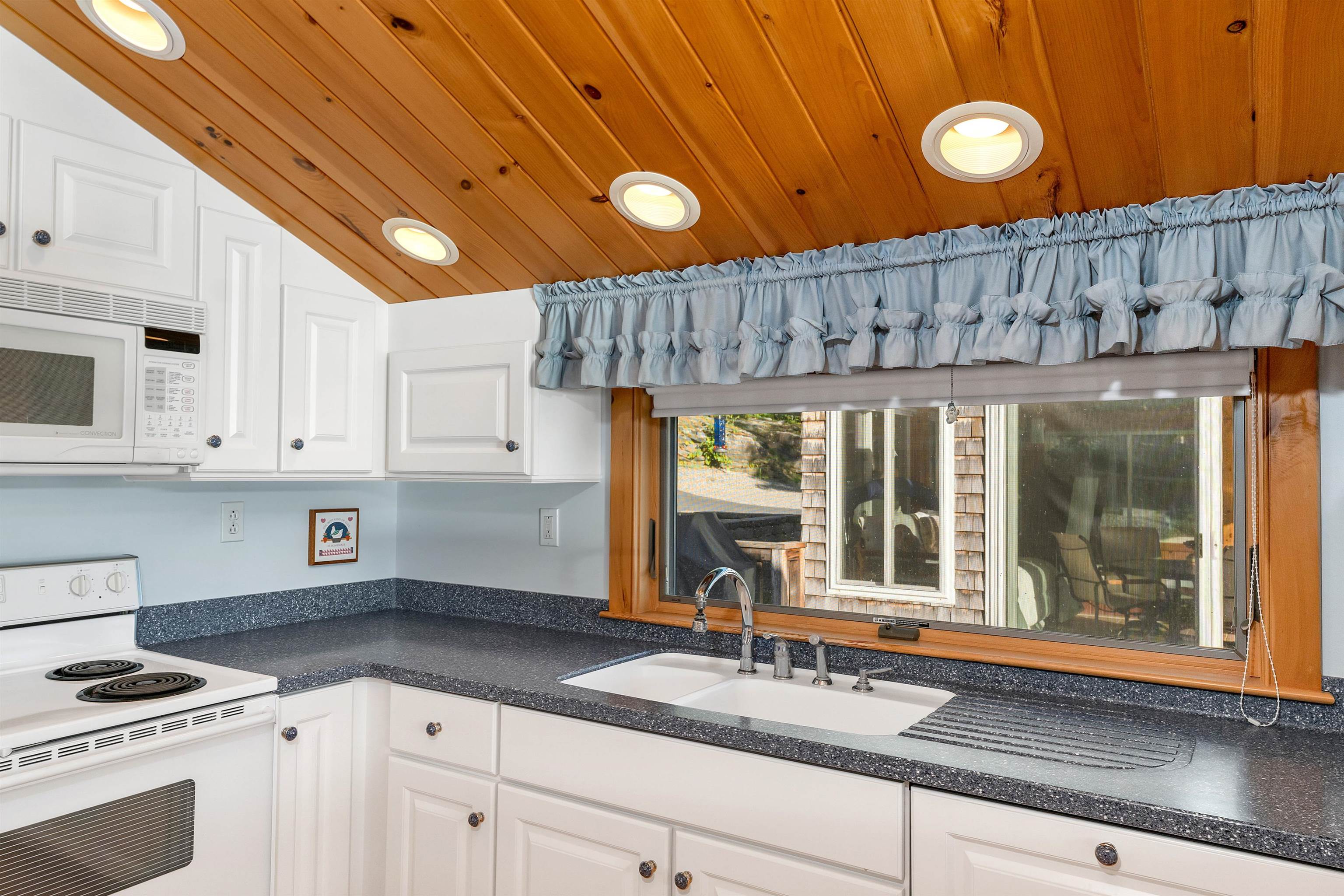 200 Shaker Boulevard Property Photo 16