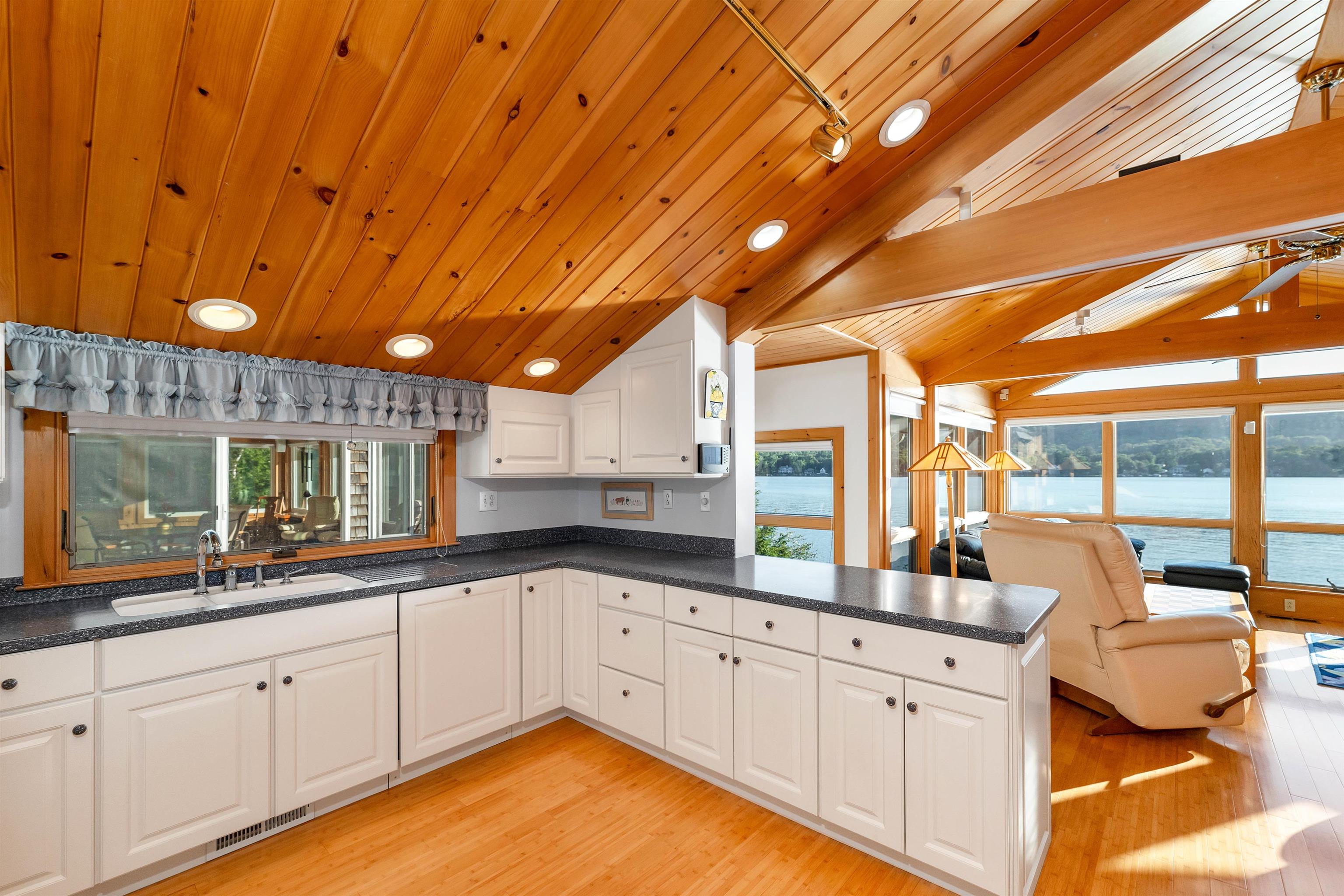 200 Shaker Boulevard Property Photo 17