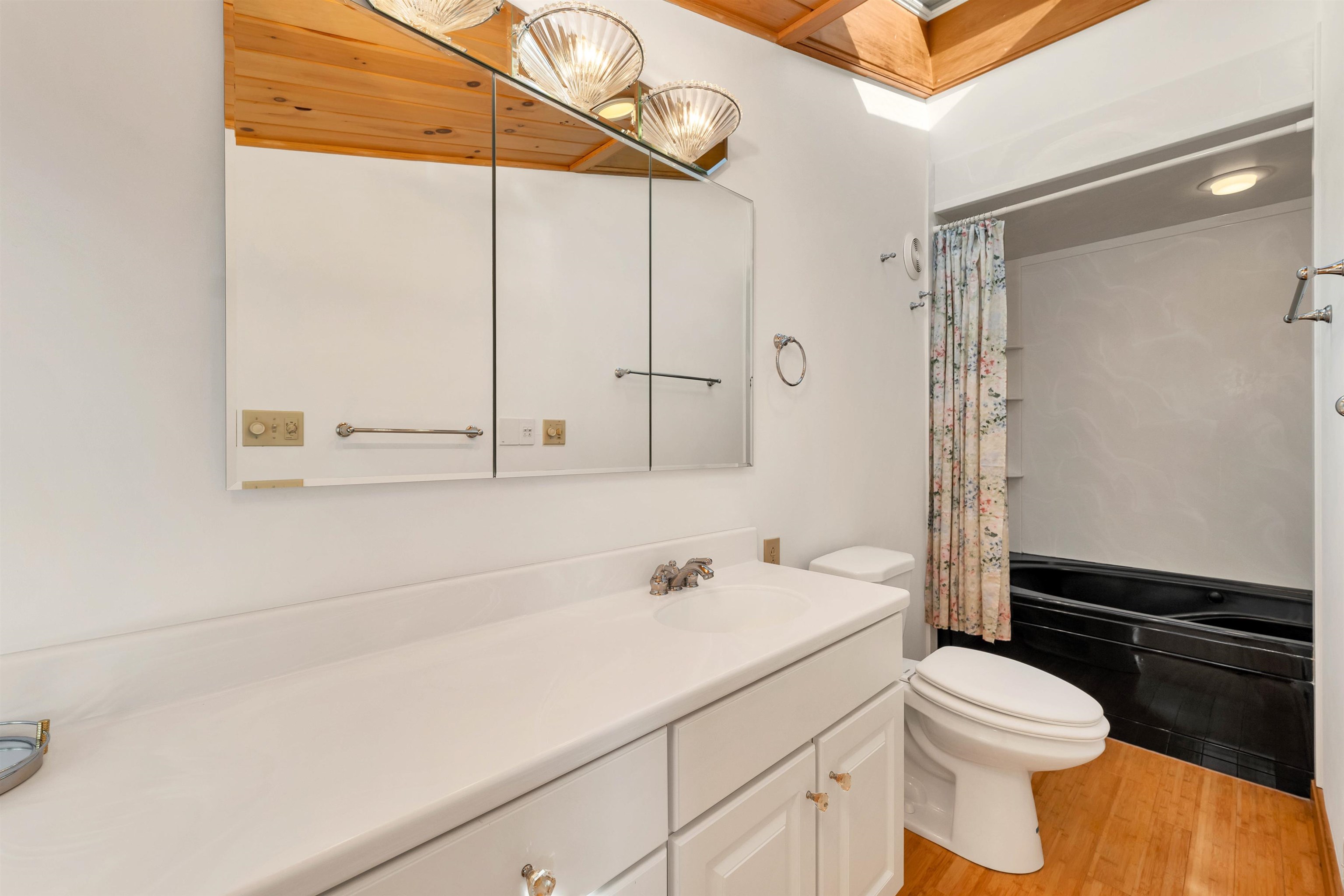 200 Shaker Boulevard Property Photo 24