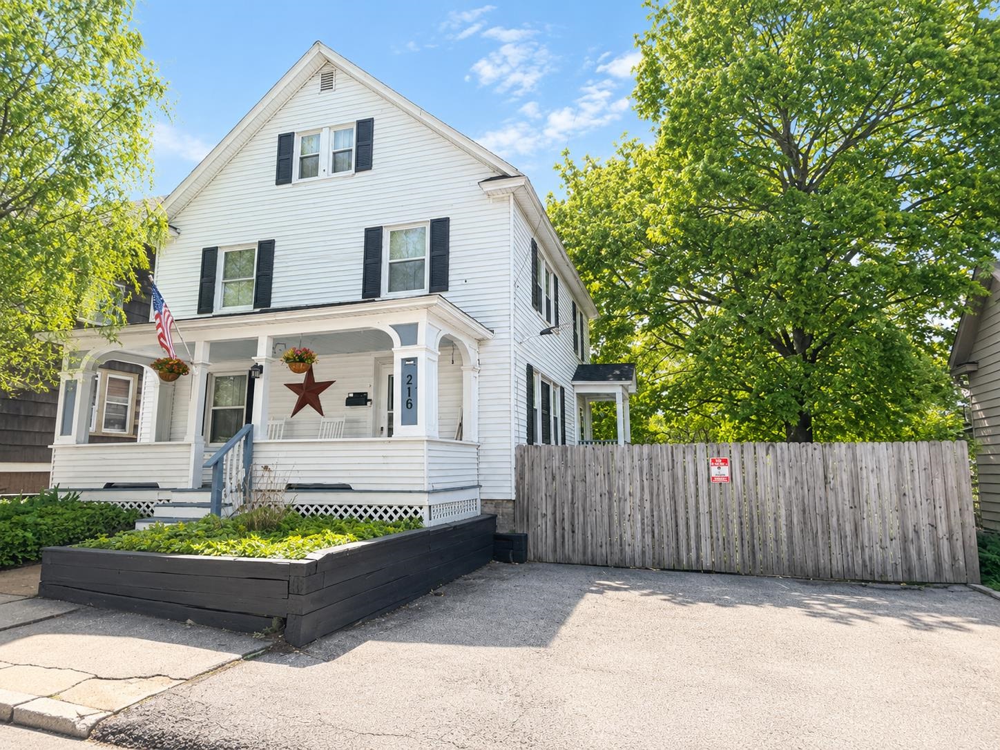 216 Park Street Property Photo 1