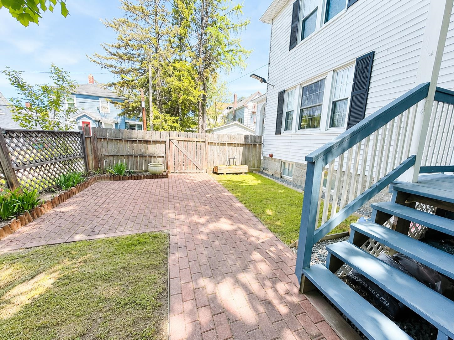 216 Park Street Property Photo 24